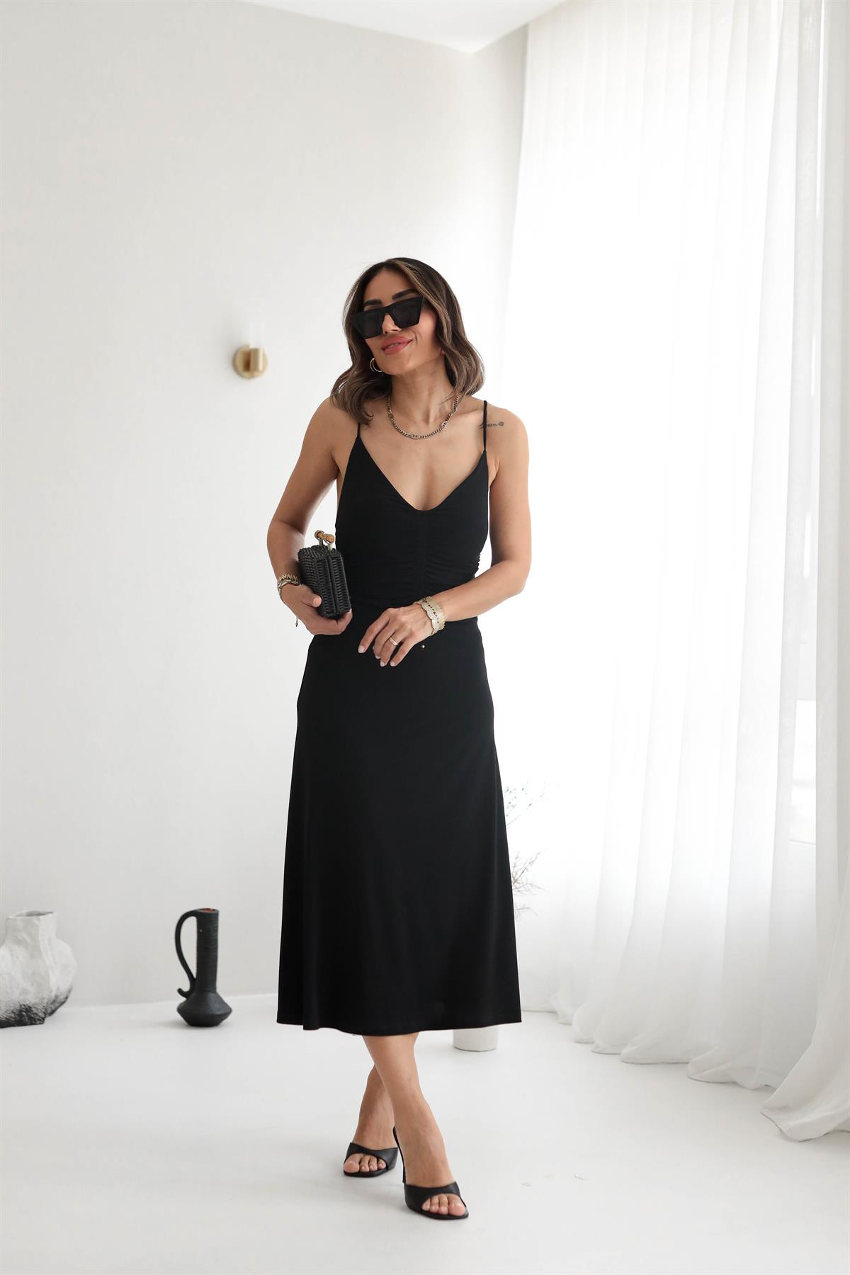 0342 Ön Büzgü Ve Drape Detaylı Askılı Elbise