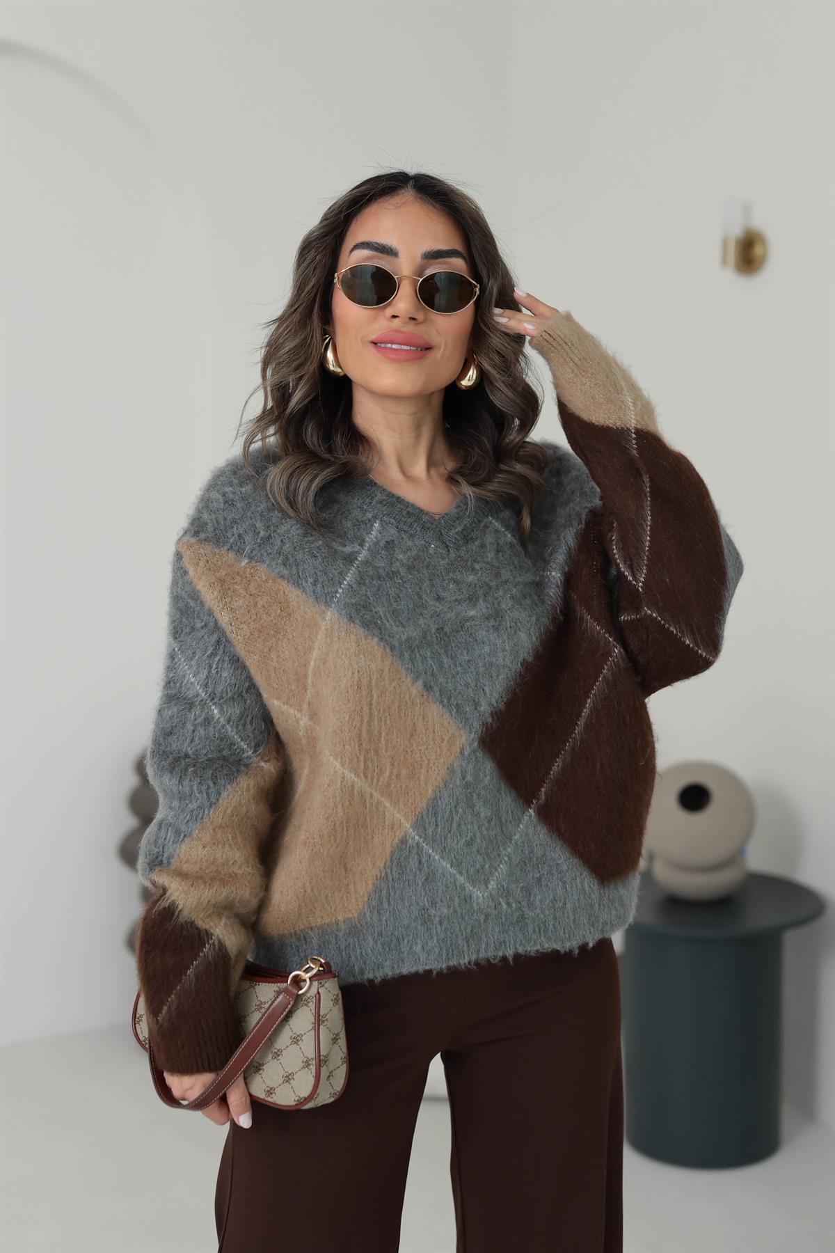 2412 V Yaka Büyük Baklava Yumoş Kazak GRİ