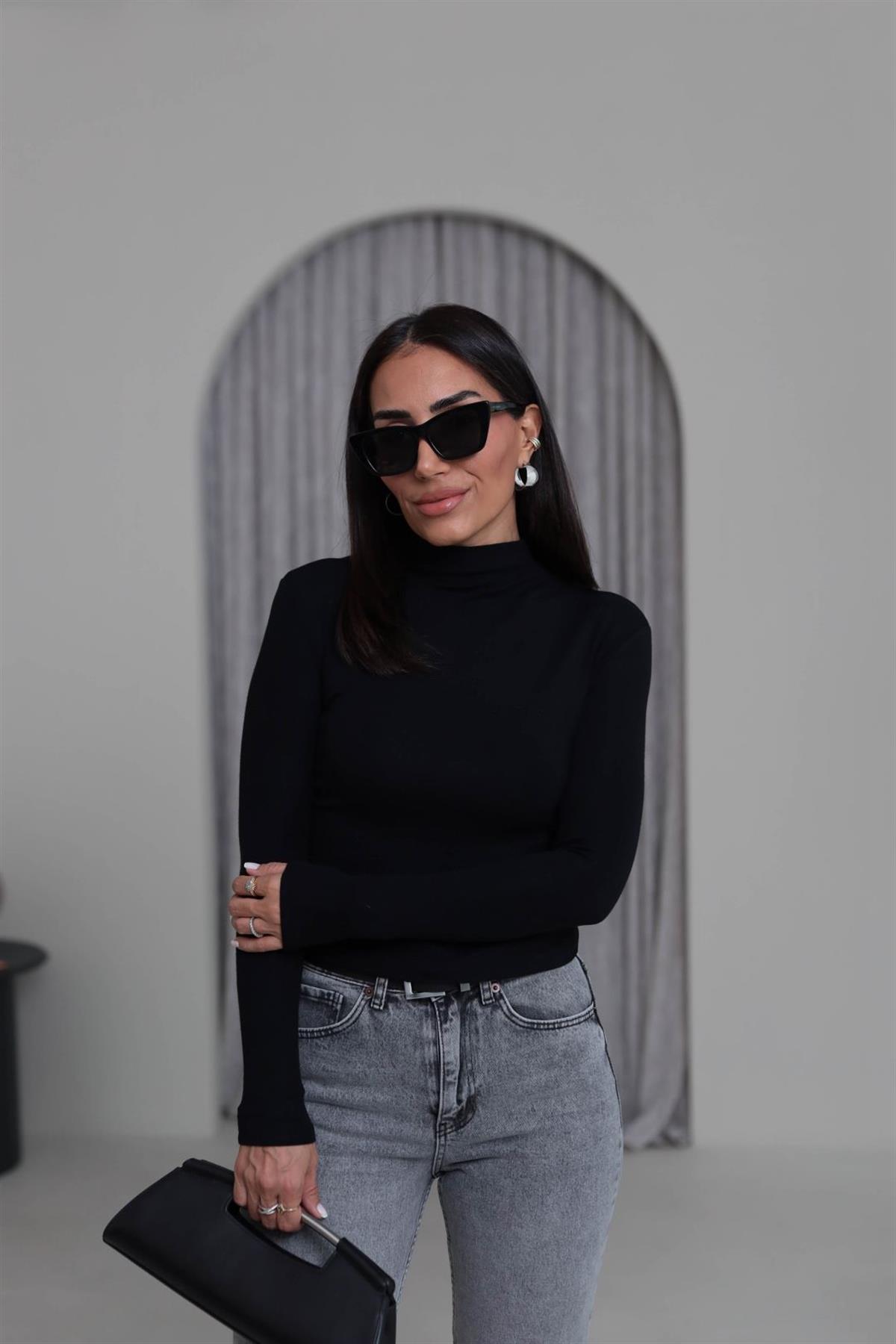 5048 Yandan Büzgülü Bluz SİYAH