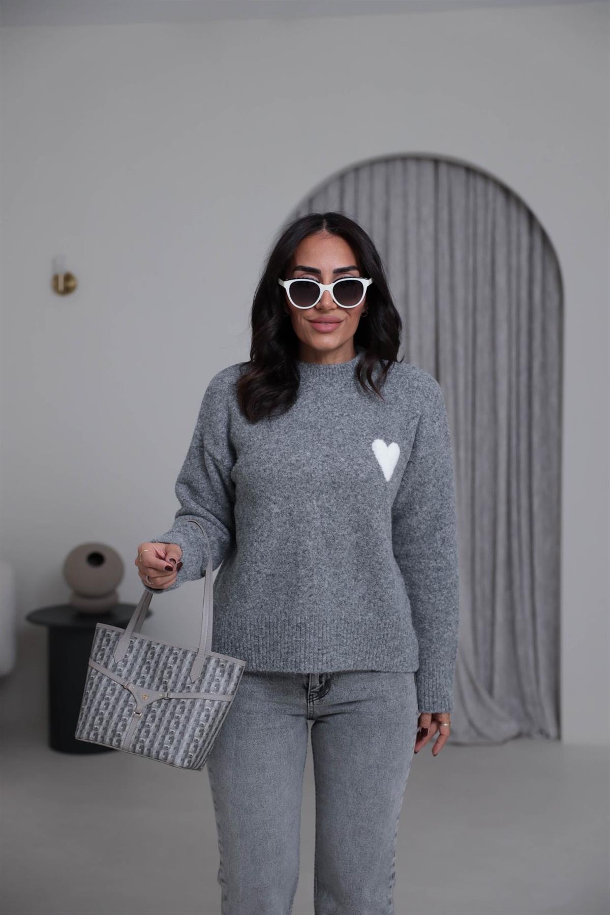 0837 Bisiklet Yaka Kalp Detaylı Triko Kazak GRİ