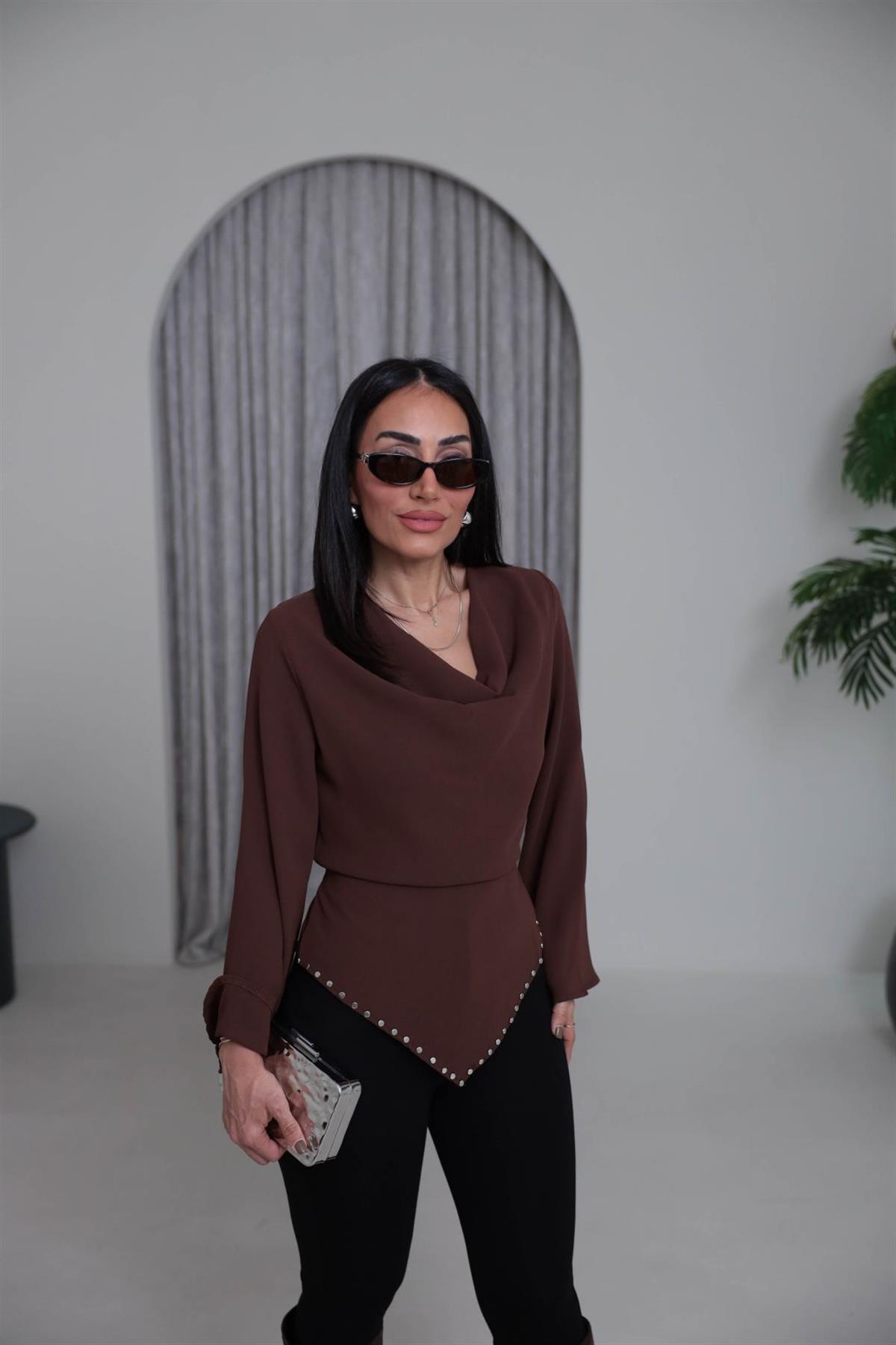 1243 Zımbalı Kuşaklı Asimetrik Bluz KAHVE