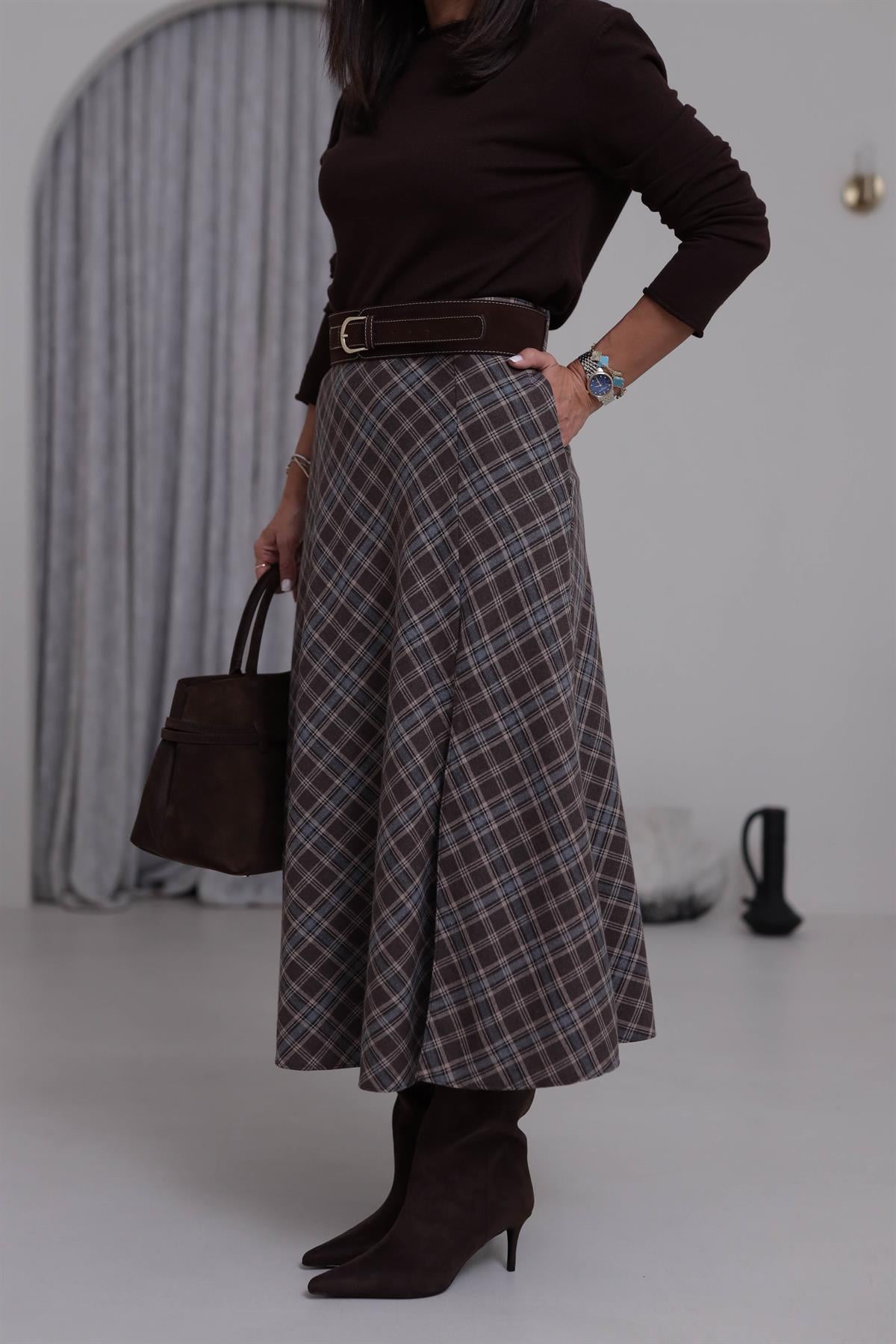 6890 Yırtmaçlı Kemerli Kare Desenli Etek KAHVE