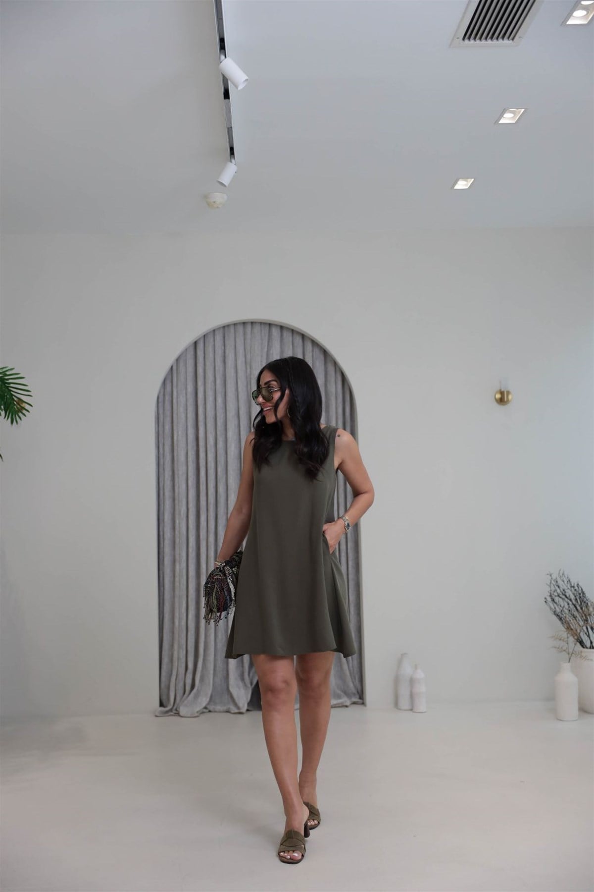 2199 Tencel Kumaş Fermuar Detaylı Elbise HAKİ YEŞİL
