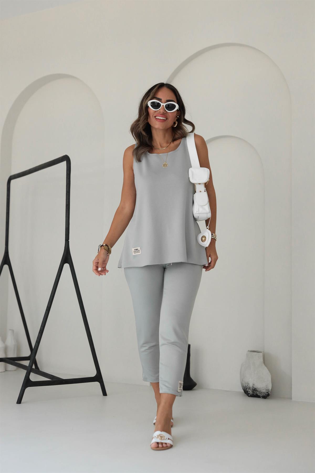 Sıfır Kol Armalı Rahat Takım