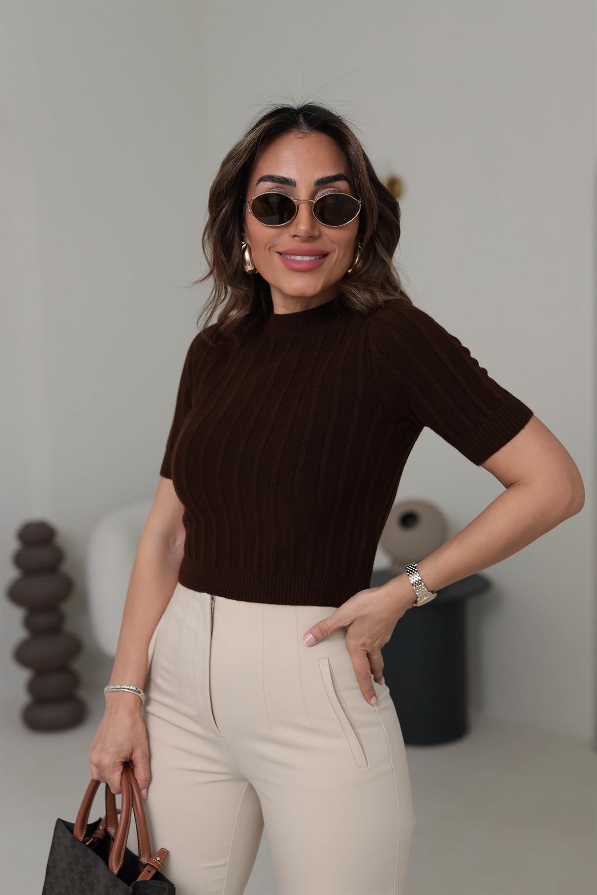 1240 Kısa Kollu Yumoş Dokulu Fitilli Triko Bluz ACI KAHVE