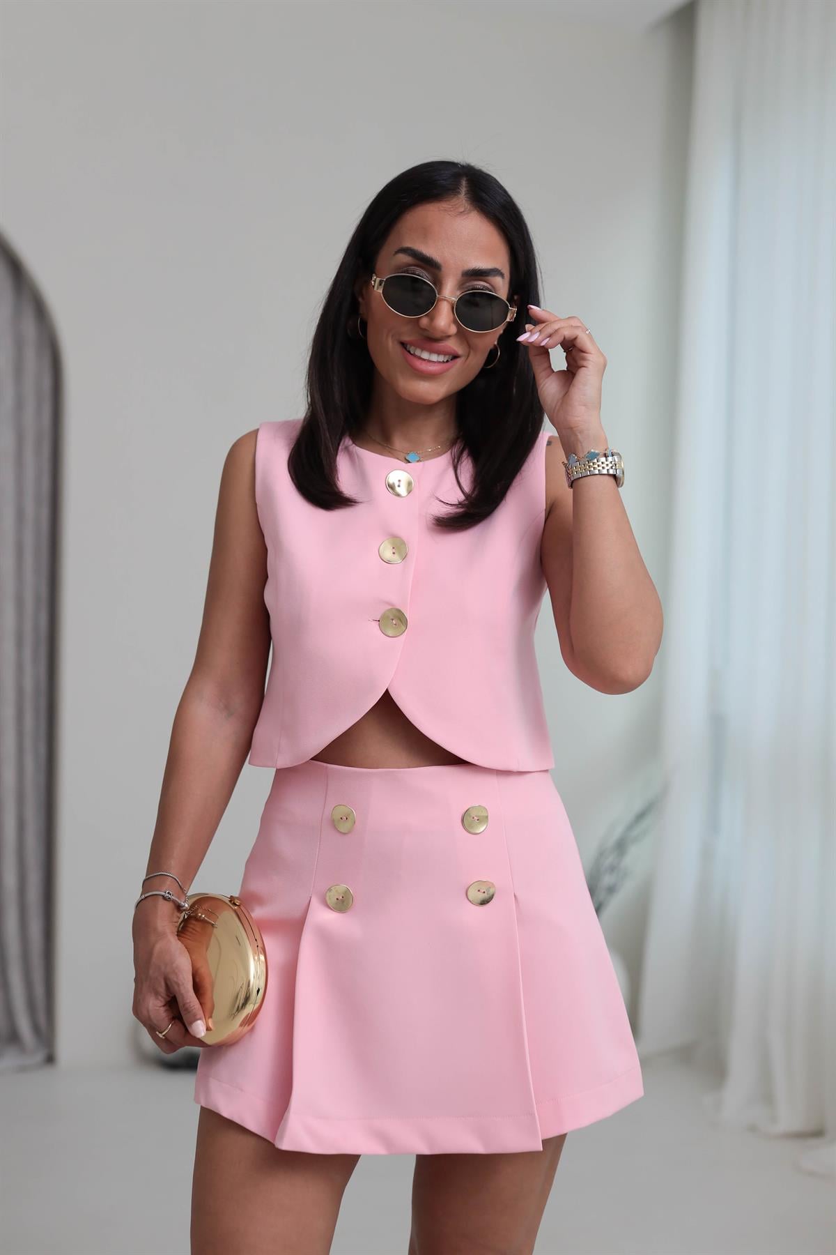 0294 Gold Düğmeli Crop Yelek & Şort Etekli Takım PEMBE