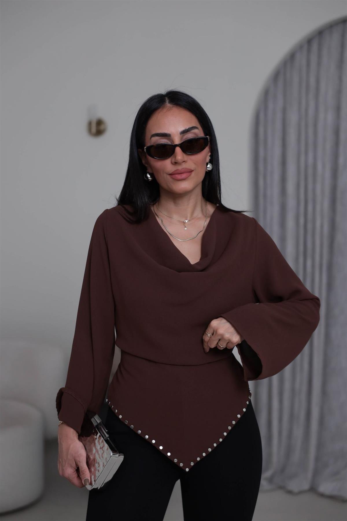 1243 Zımbalı Kuşaklı Asimetrik Bluz KAHVE