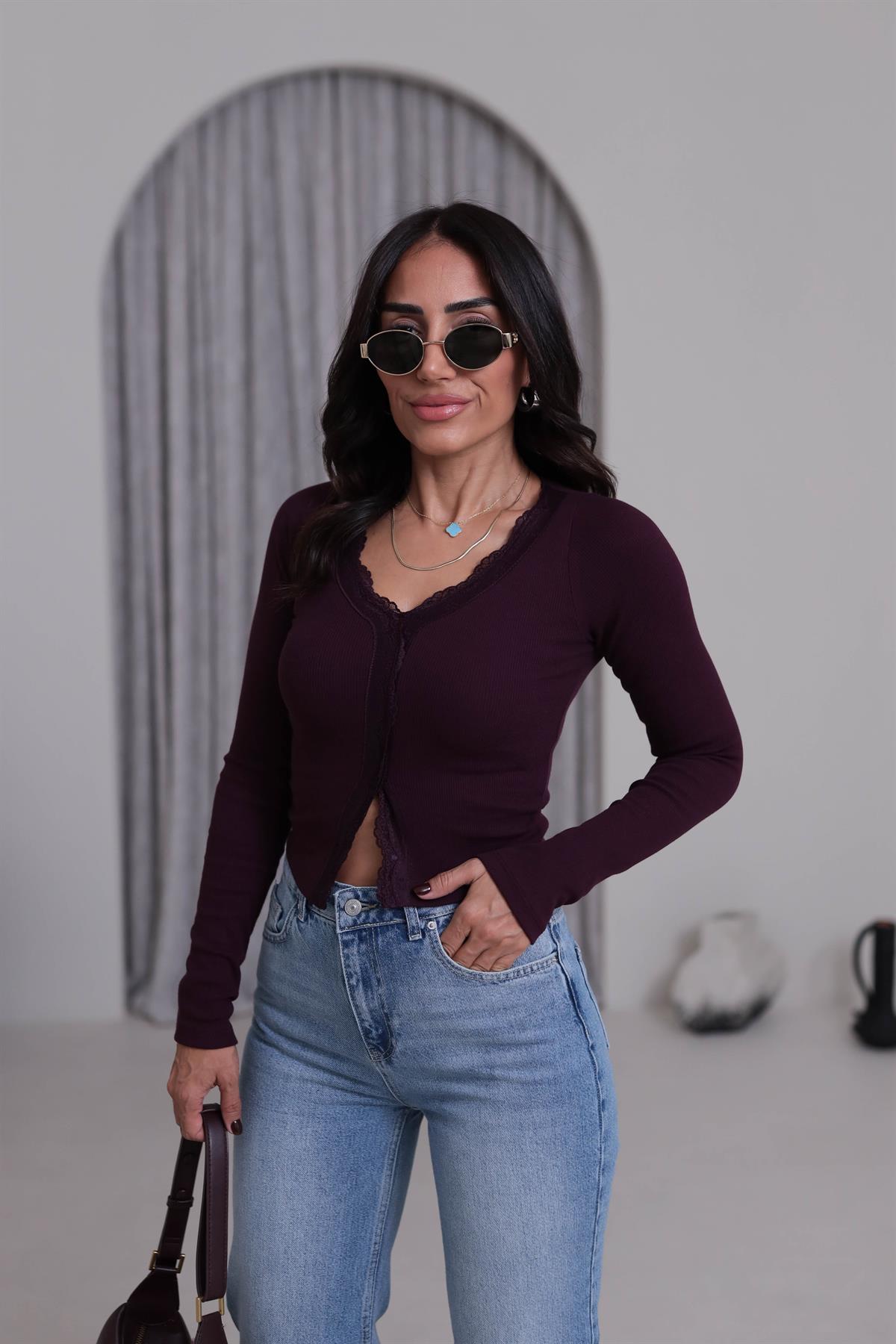 1046 Dantel Detaylı V Yaka Kaşkorse Bluz MÜRDÜM