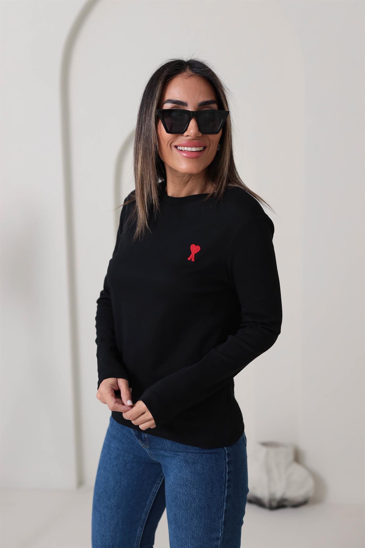 2103 Kalp Nakışlı Tok Doku Uzun Kol Bluz SİYAH