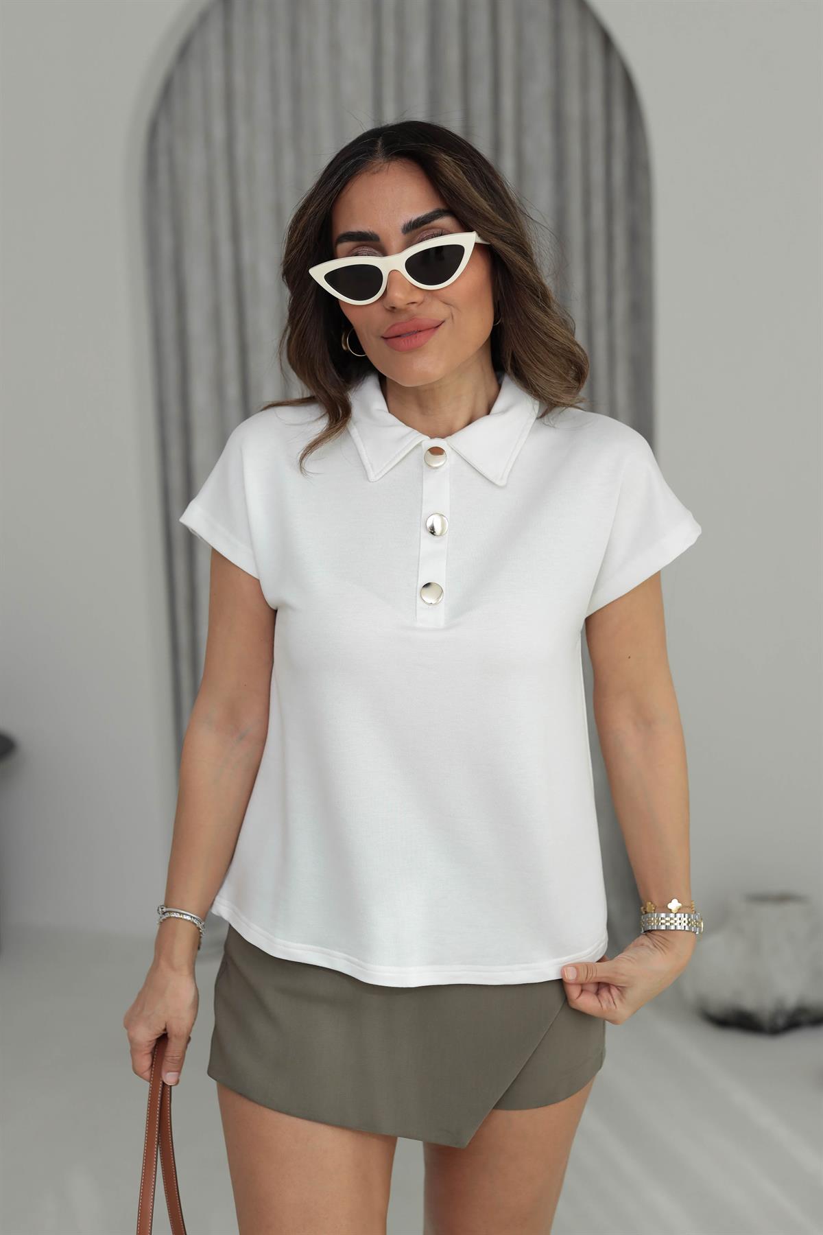 Polo Yaka Gold Düğmeli Düşük Kol Bluz EKRU