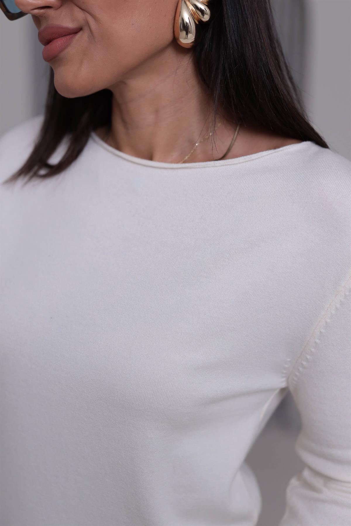 Kayık Yaka Yumuşak Dokulu Triko Bluz KREM