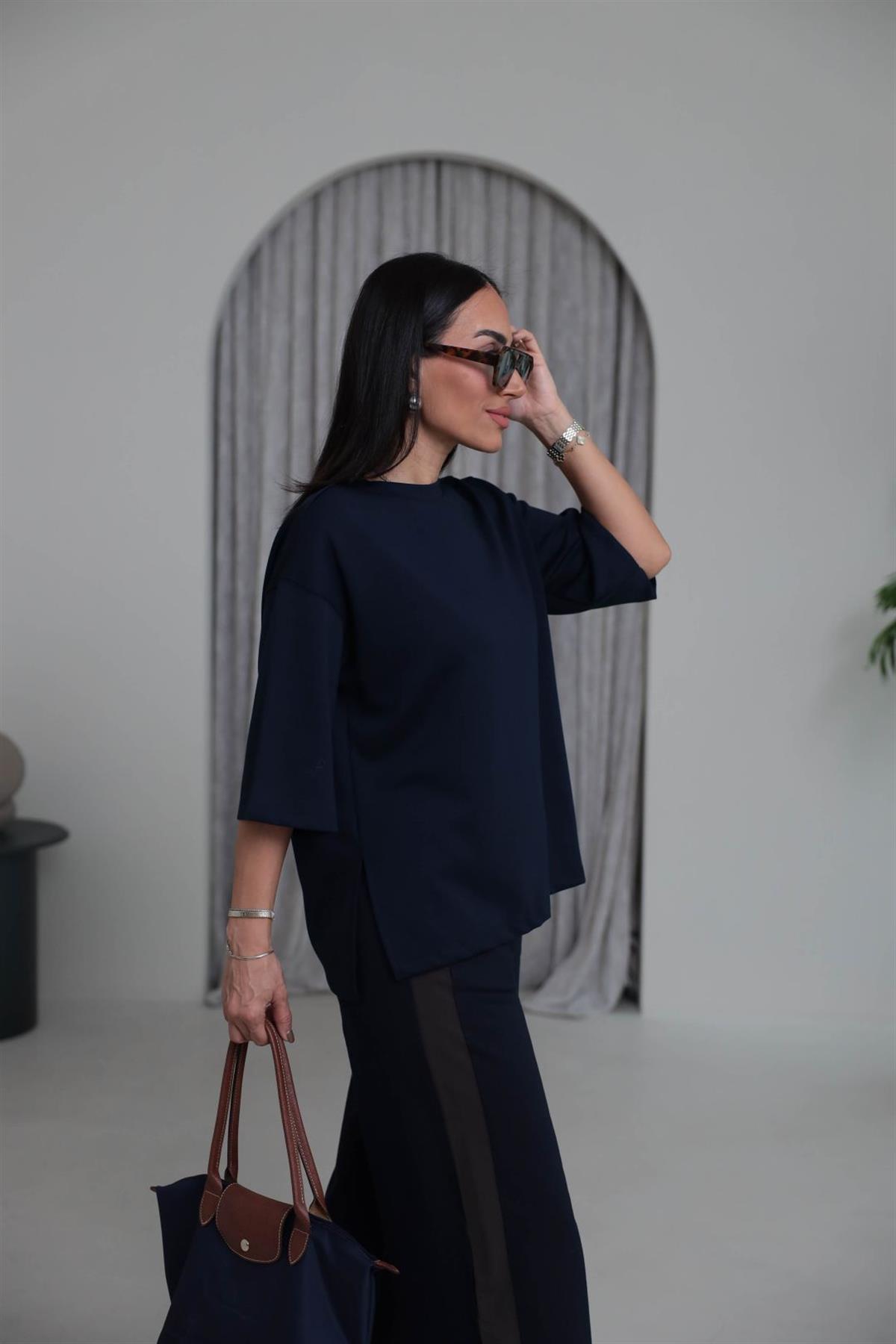 1066 Yanları Yırtmaçlı Bisiklet Yaka Modal Tshirt LACİVERT