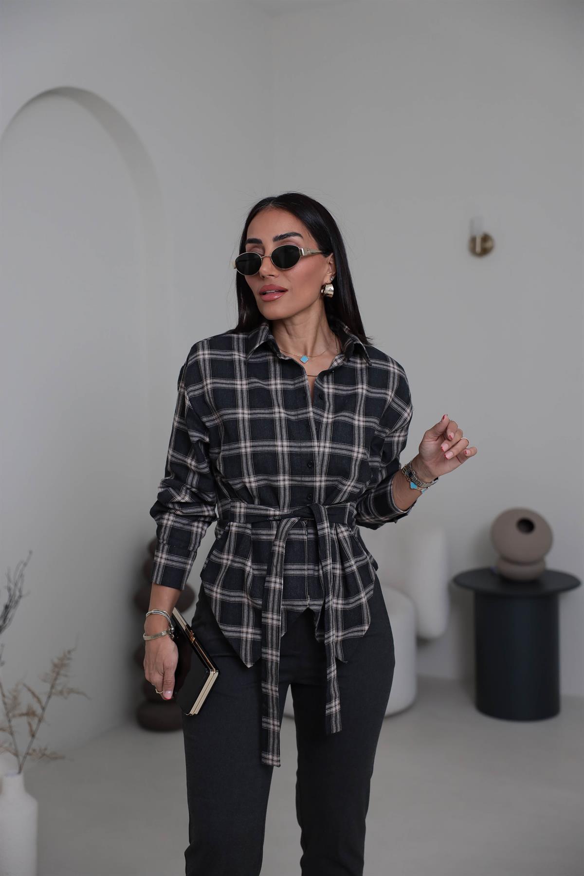 6997 Vatkalı Bağlama Detaylı Gömlek SİYAH