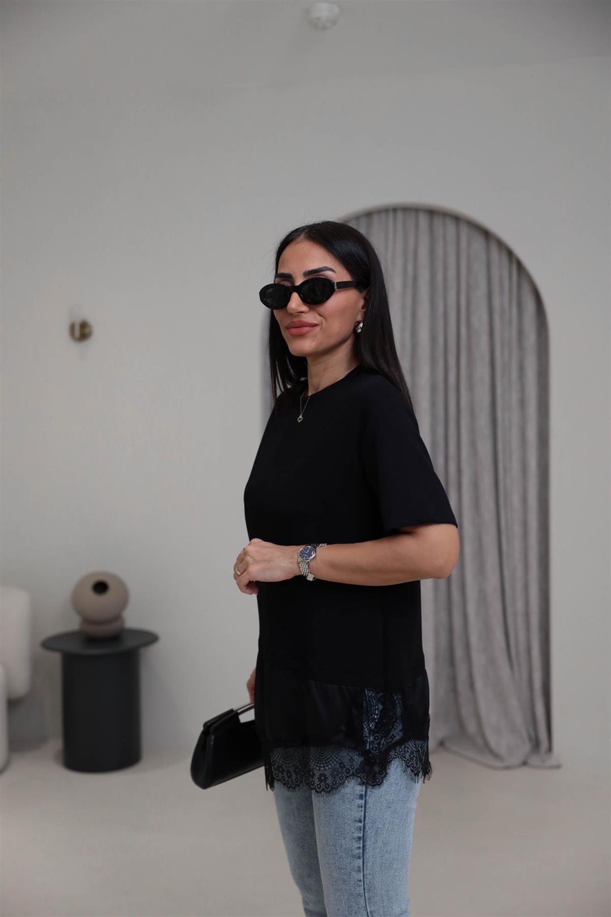 1248 Saten Garnili Dantel Güpürlü Tasarım Tshirt SİYAH
