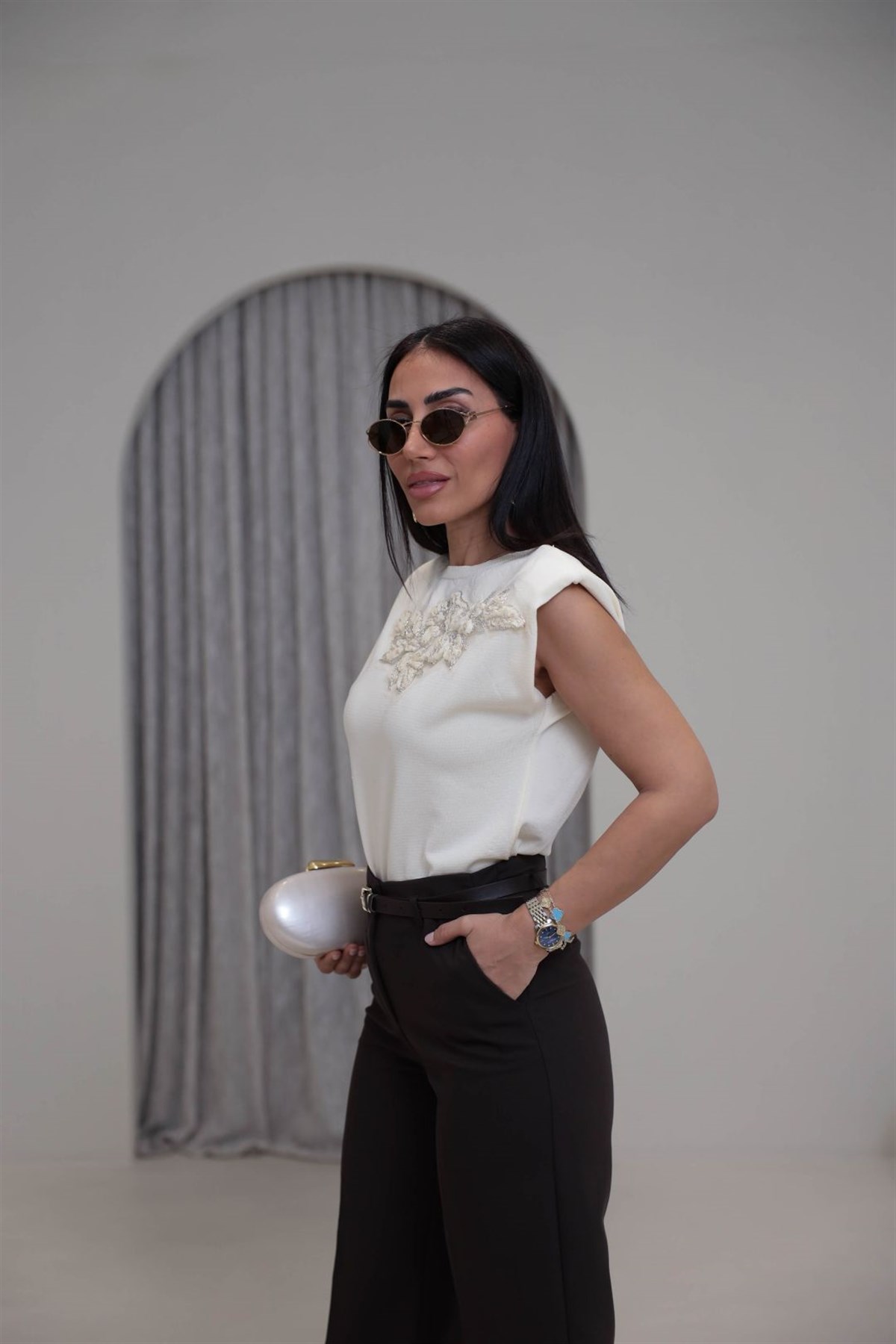 0629 Vatkalı Sıfır Kol Rayon Kumaş Bluz EKRU