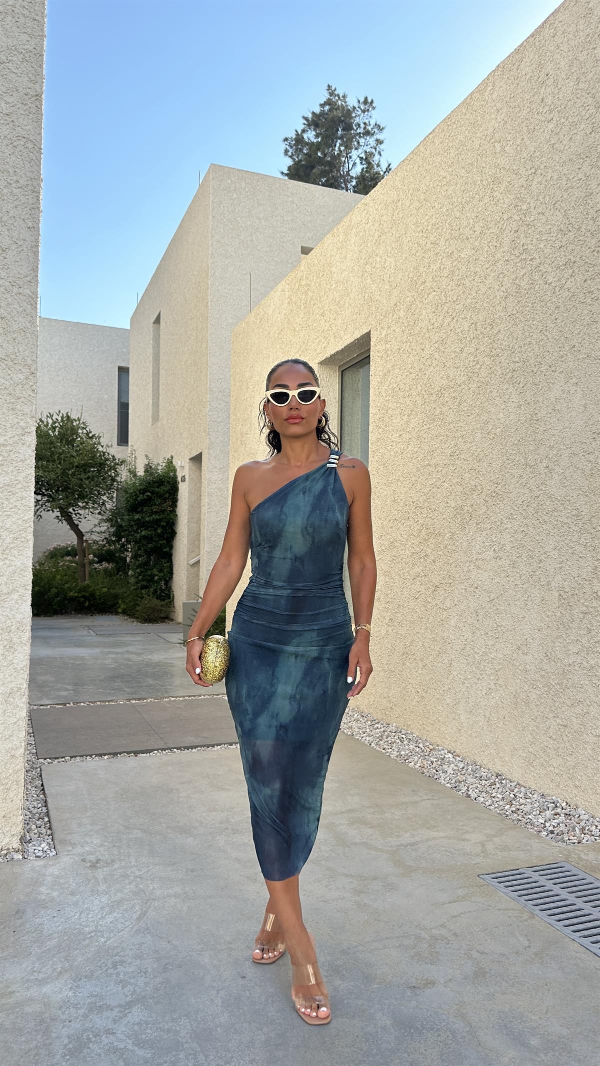 3515 Aksesuar Detaylı Tek Omuz Elbise