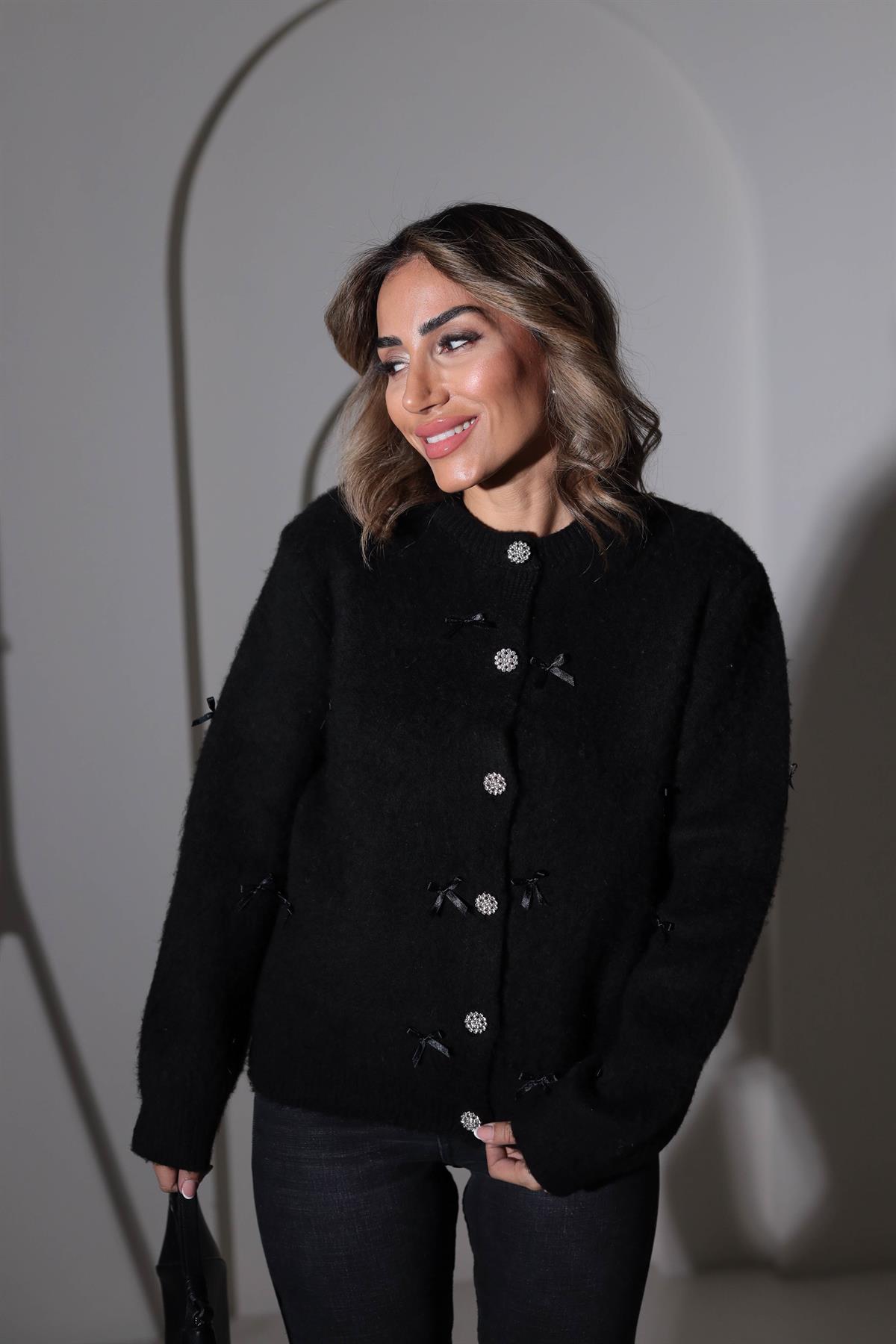 Taş Düğmeli Fiyonk Detaylı Hırka SİYAH