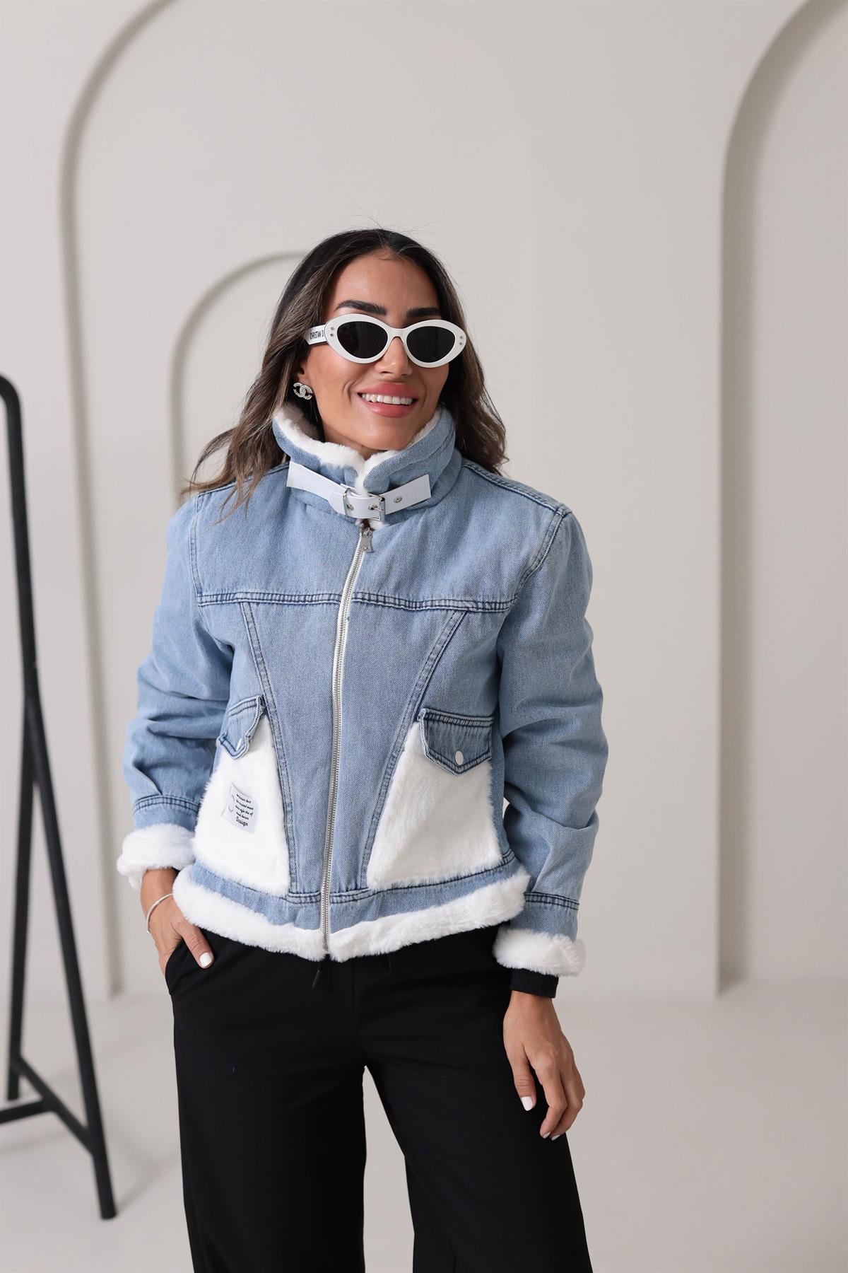 2438 Beyaz Kemer ve Kürk Detaylı Kot Mont