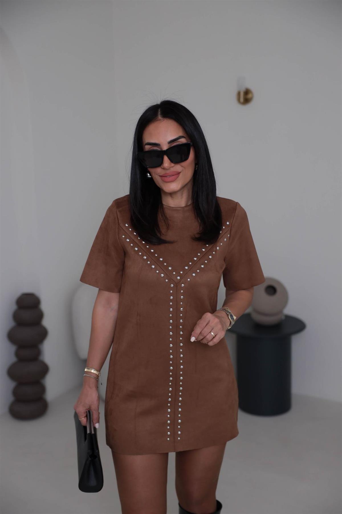 8243 Zımbalı Süet Elbise TABA