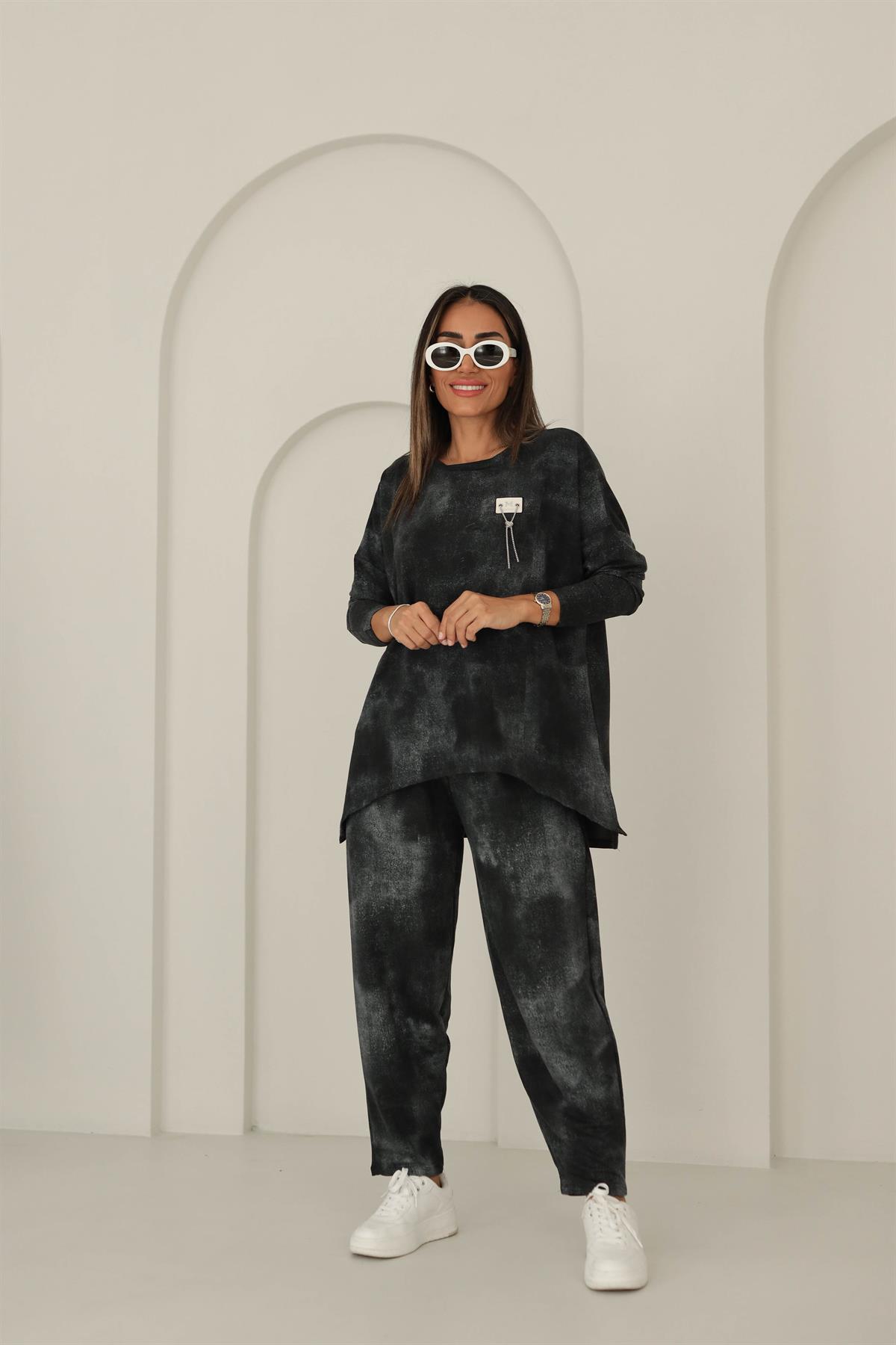 1030 Arma Zincir Detay Batik Desen Takım