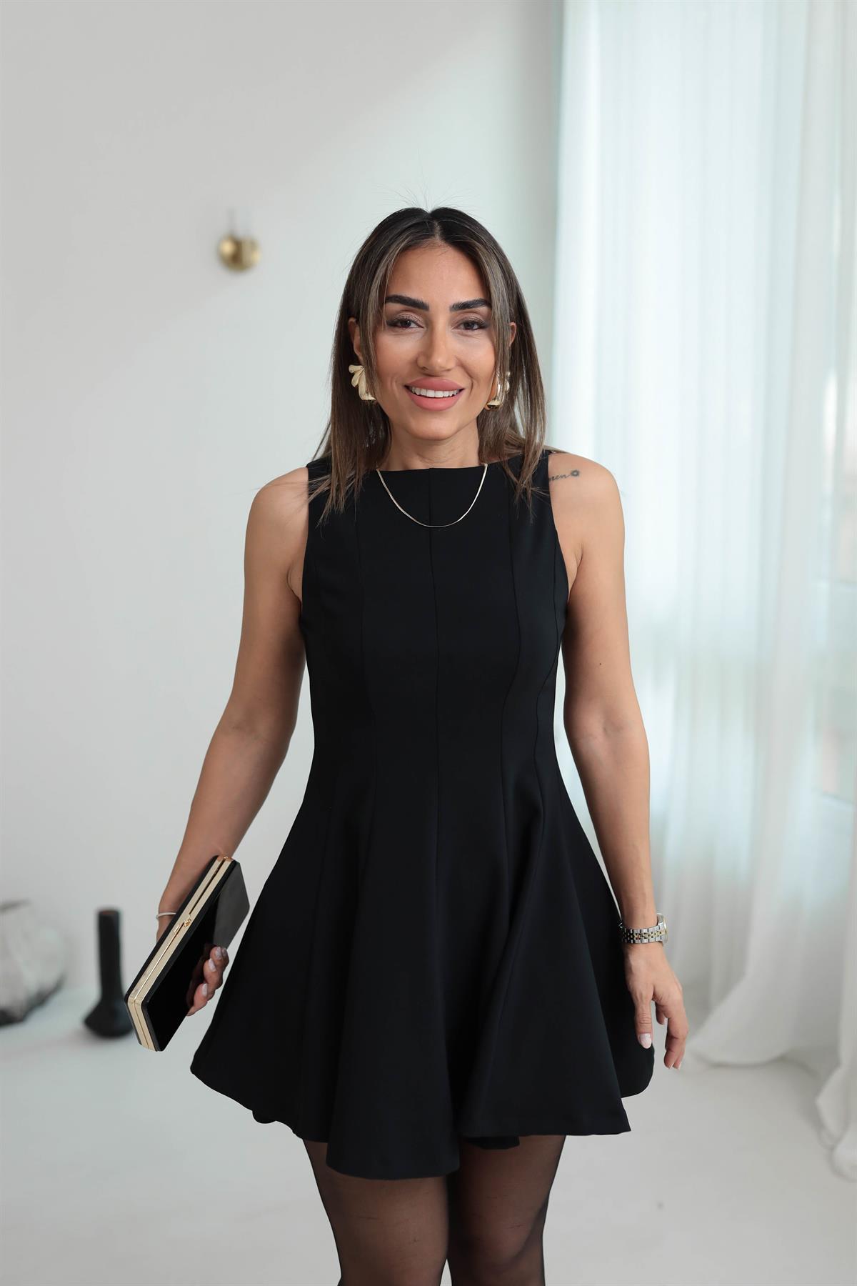 1098 Sıfır Kol Likralı Kloş Elbise SİYAH