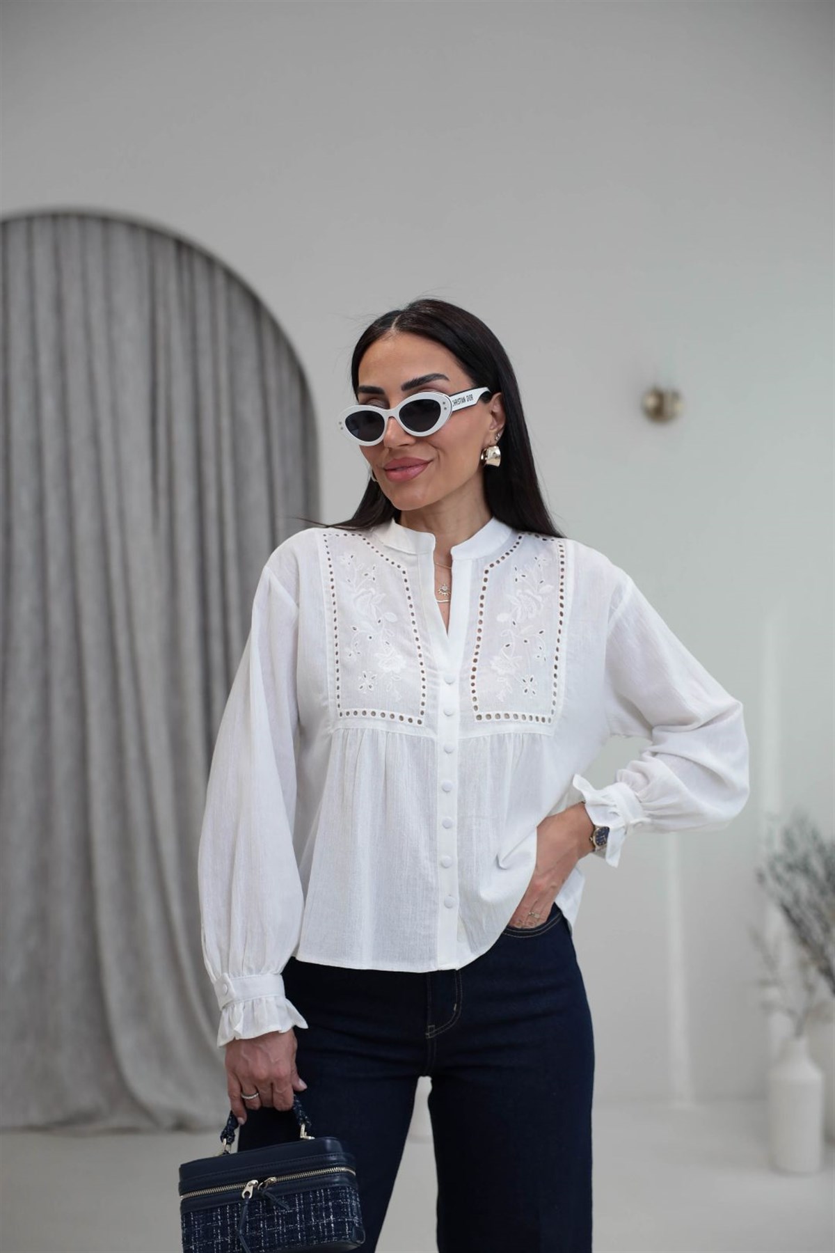 7549 Nakış İşlemeli Düğmeli Pamuklu Bluz EKRU