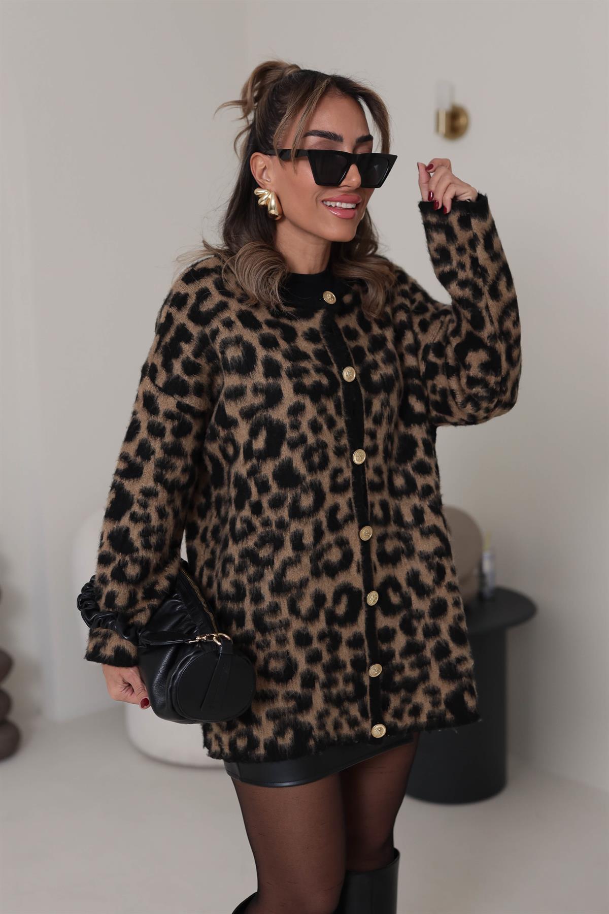 Gold Düğmeli Şardonlu Leopar Uzun Hırka