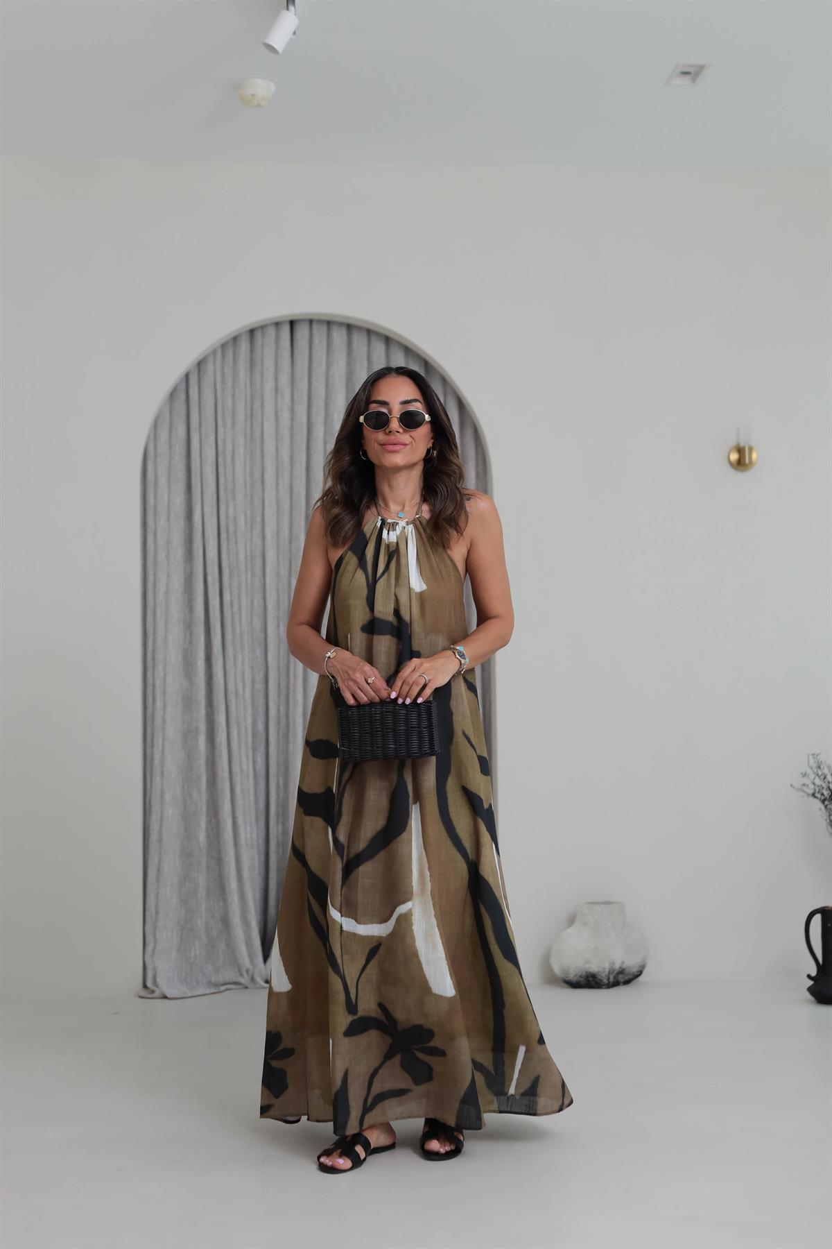 5113 Boyundan Bağlamalı Sırt Dekolteli Desenli Maxi Elbise HAKİ YEŞİL