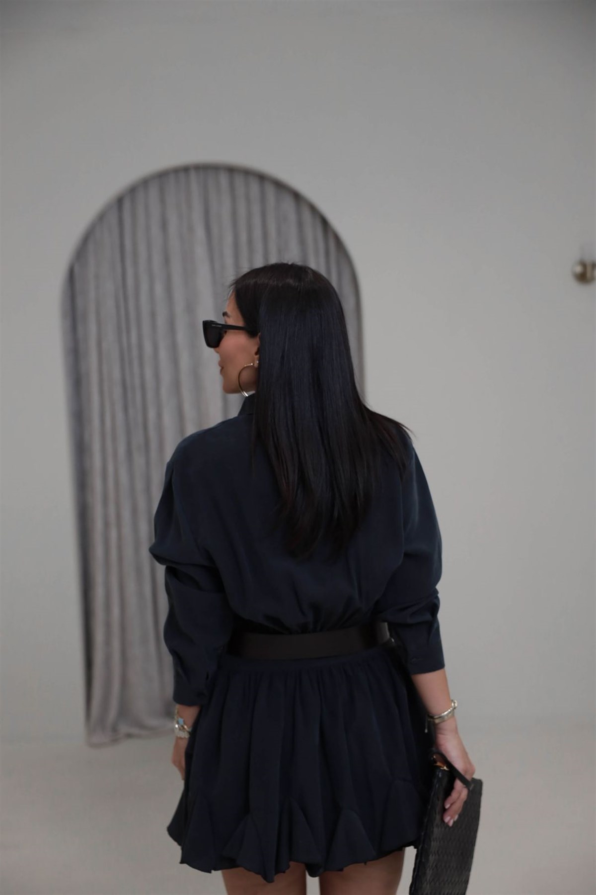 0740 Kemerli Eteği Volanlı Tensel Elbise SİYAH