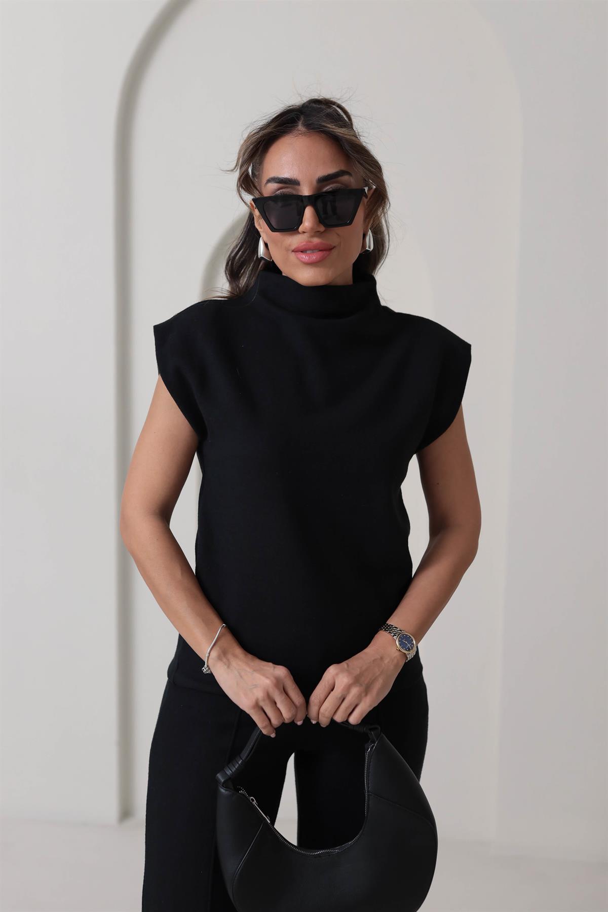 1342 Dik Yaka Örme Kumaş Bluz SİYAH