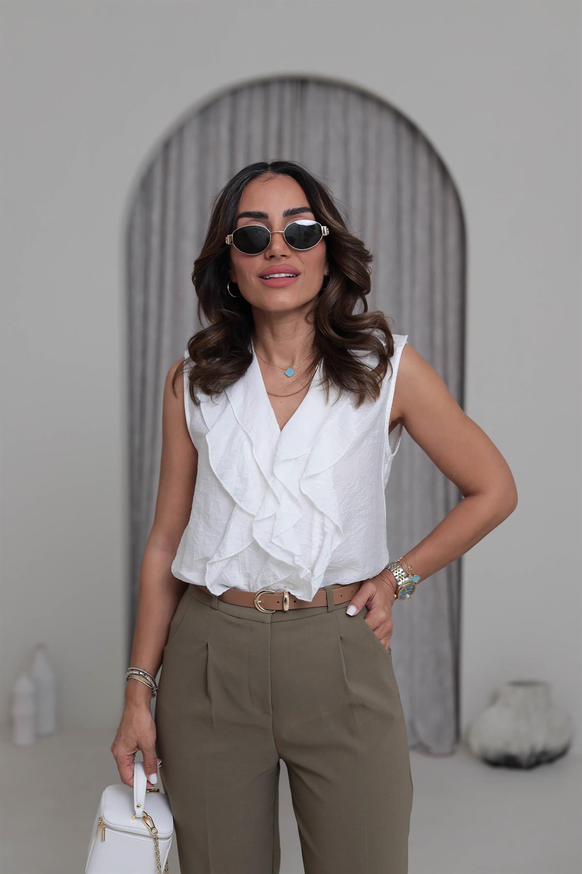 0072 Sıfır Kol Fırfır Detaylı Gömlek BEYAZ