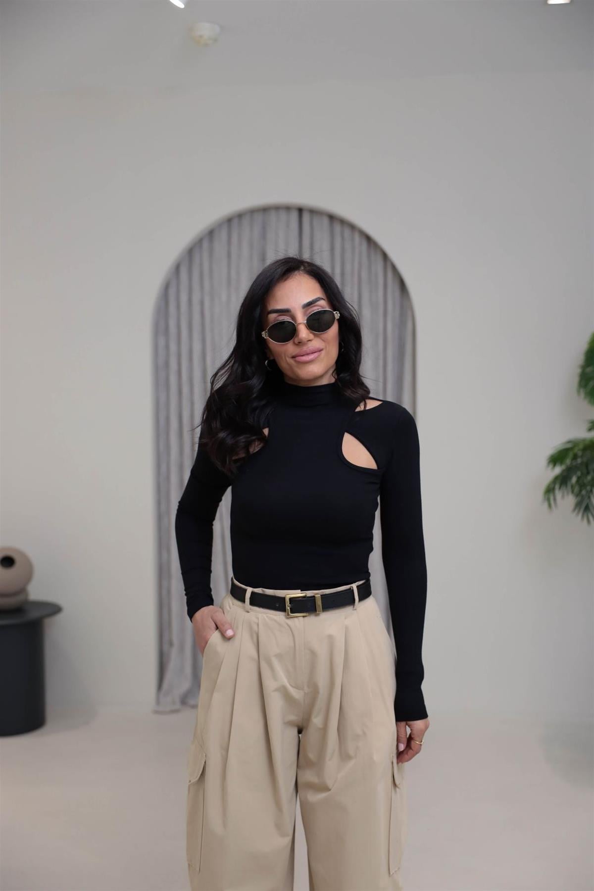 146 Dik Yaka Pencere Detaylı Uzun Kol Modal Bluz SİYAH