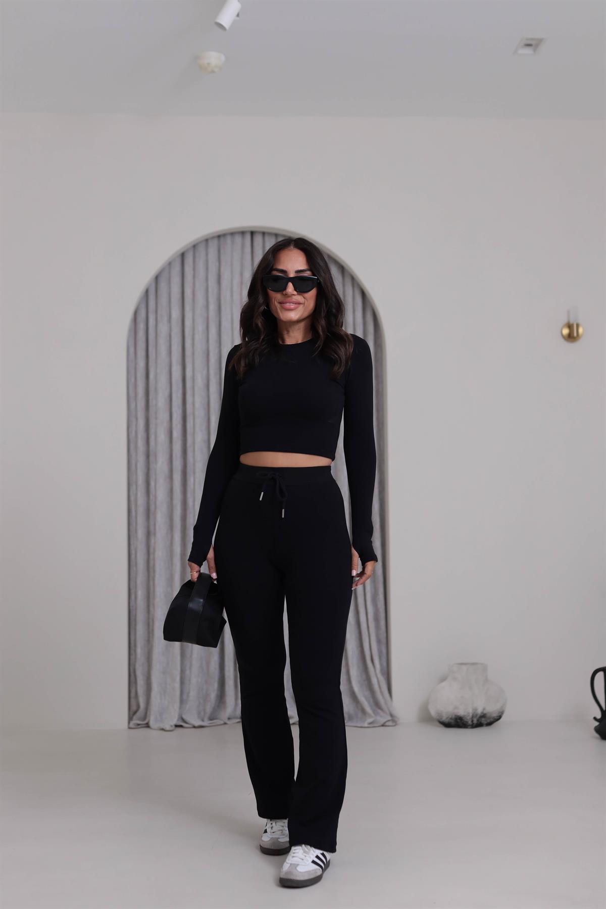 1060 Ribanalı Parmak Geçmeli İspanyol Paça Takım SİYAH