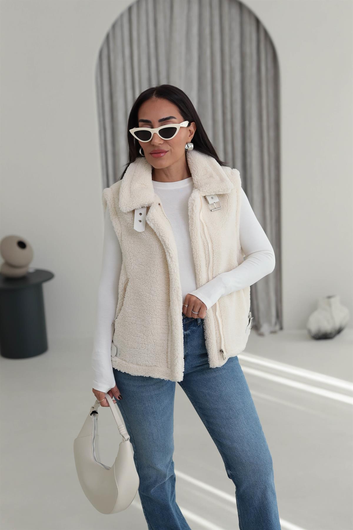 1149 Yaka ve Bel Kemer Detaylı Teddy Yelek EKRU