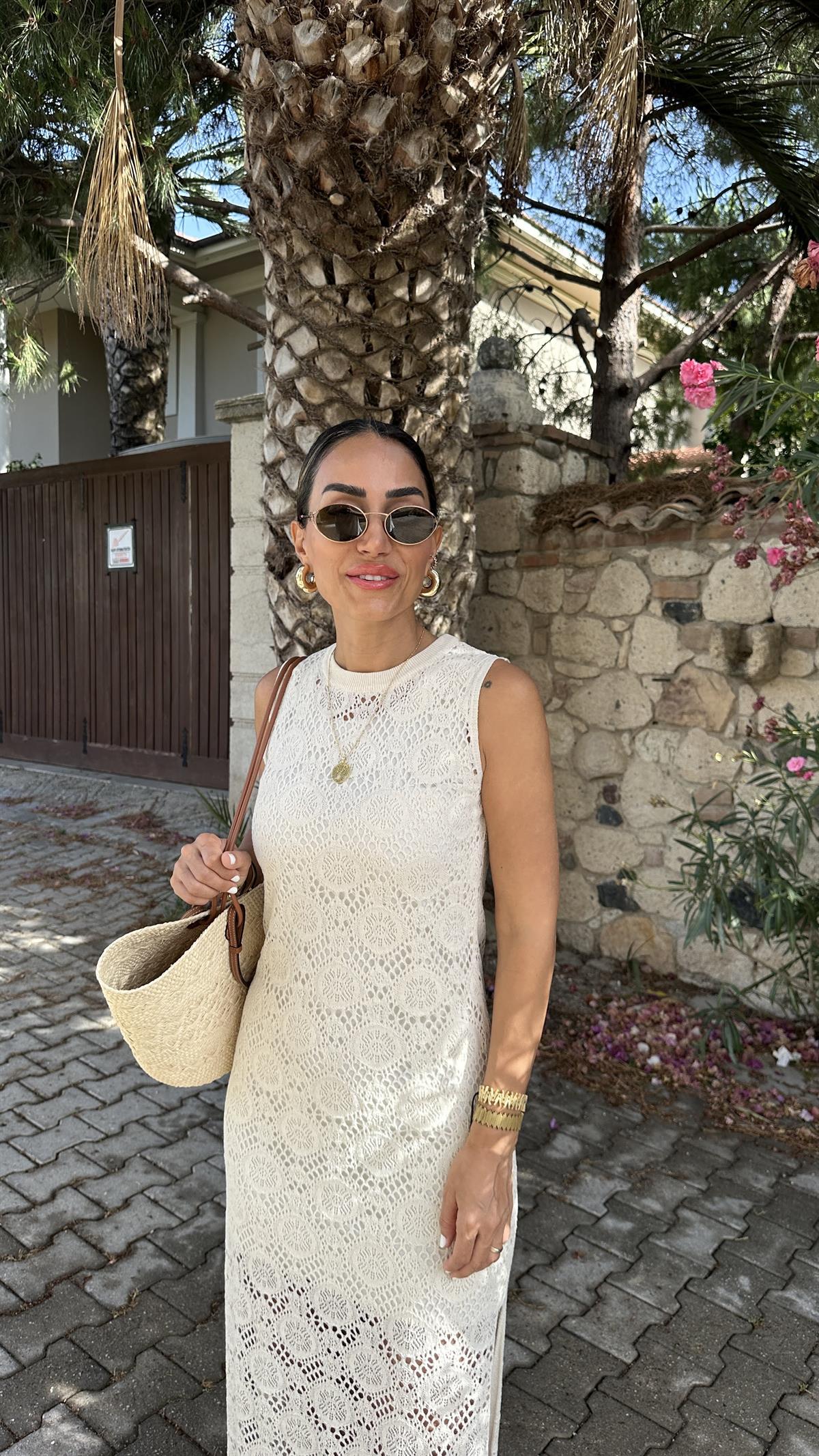 0039 Sıfır Yaka Astarlı Ajurlu Elbise