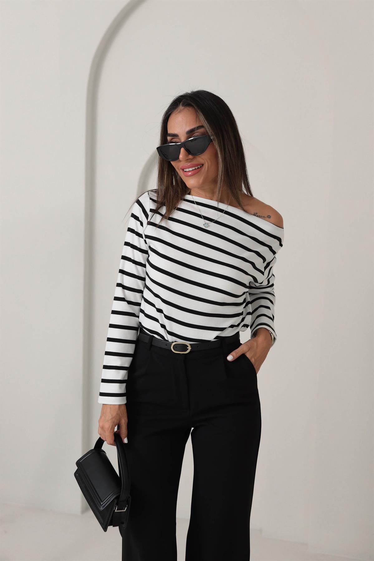 2036 Çizgili Kayık Yaka Bluz