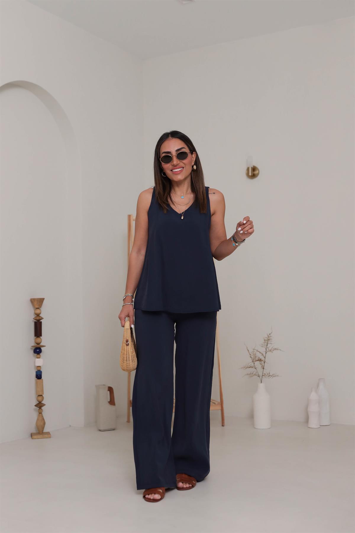 3142 V Yaka Sıfır Kol Tencel Takım LACİVERT