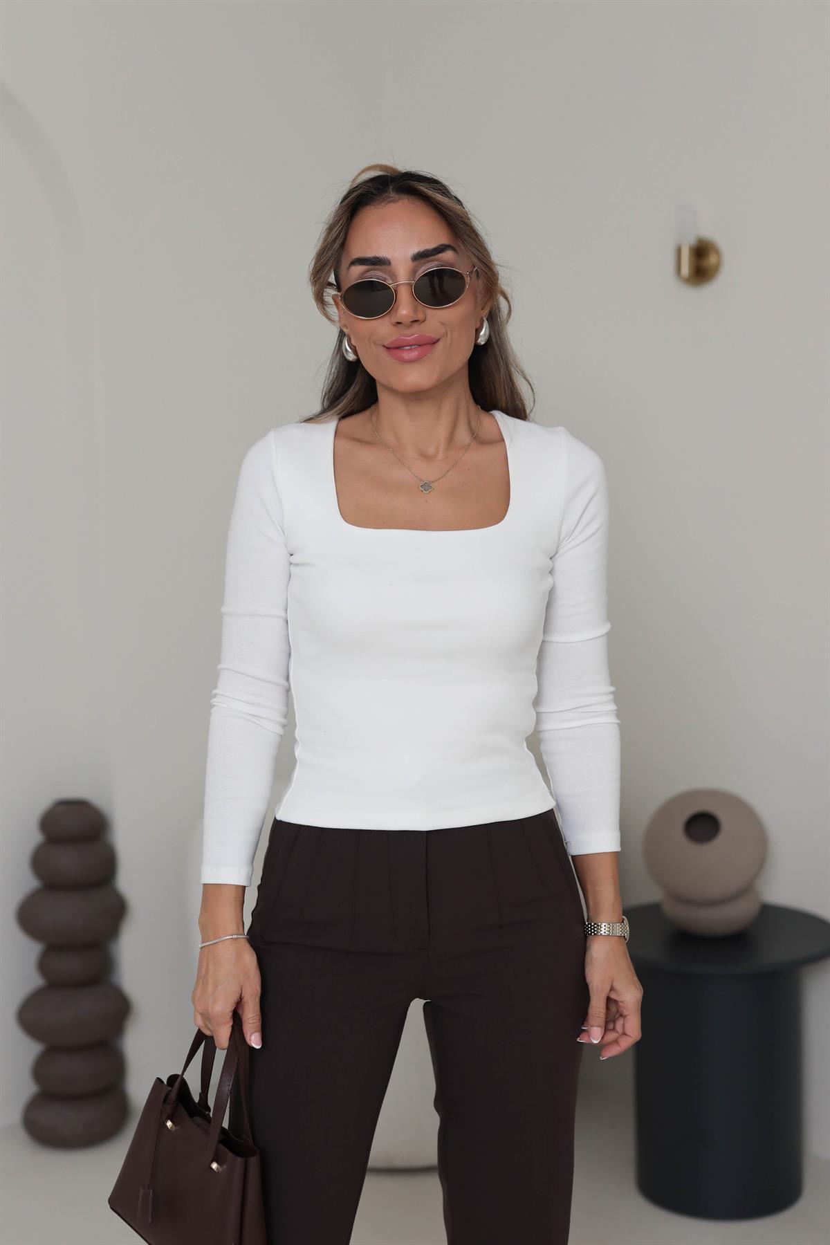 4132 Kare Yaka Pamuklu Uzun Kol Bluz EKRU