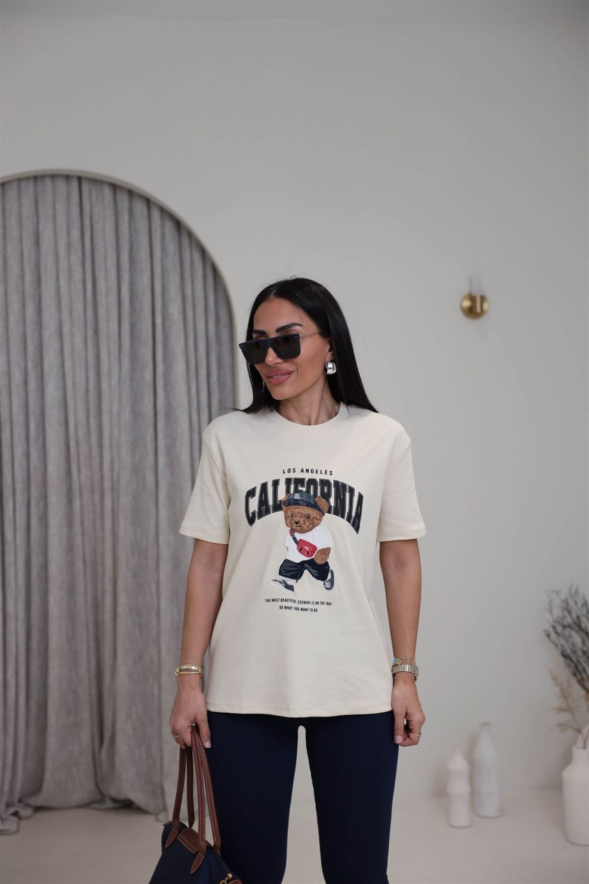 0295 Bisiklet Yaka Tedy Nakışlı Koton Tshirt BEJ