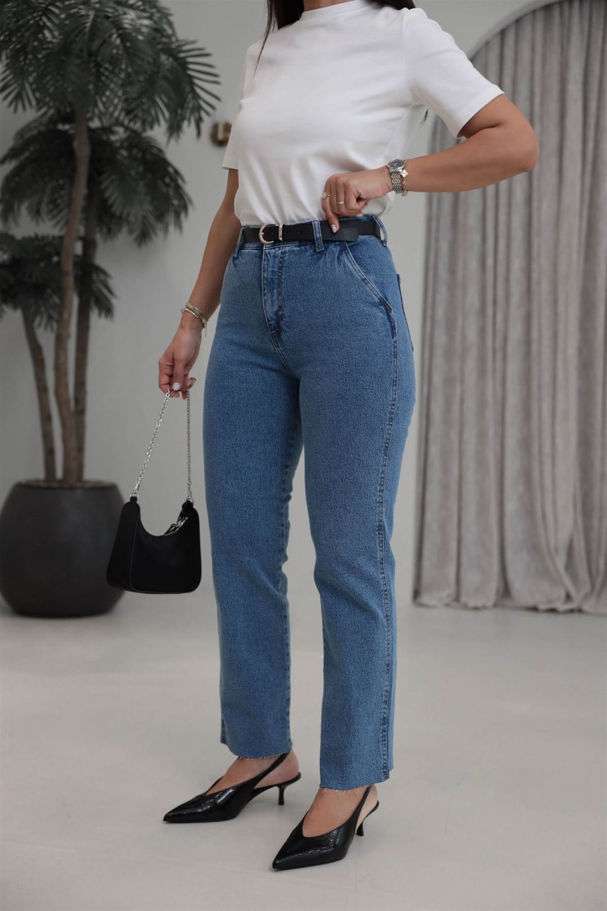 127 Kemerli Paçası Kesik Boyfit Jean MAVİ