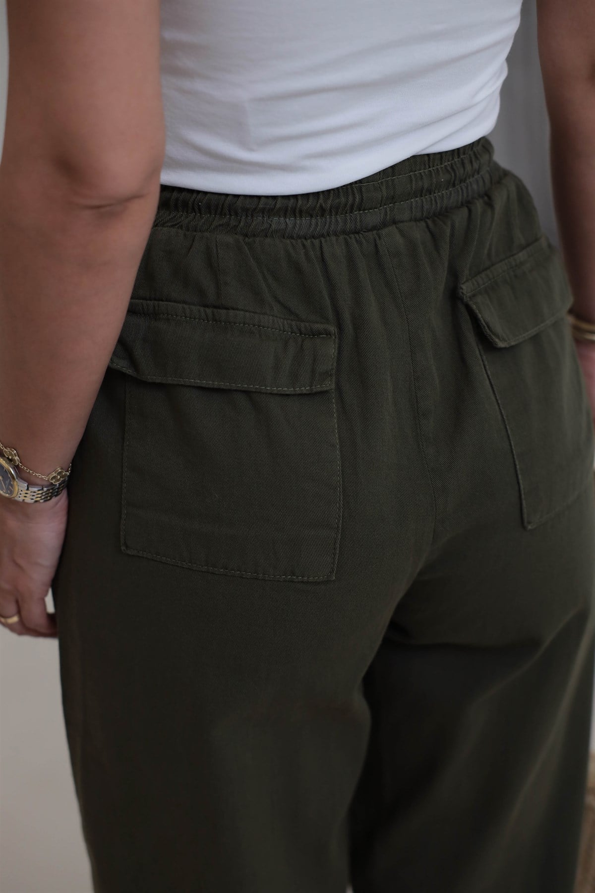 0079 Beli Lastikli Paça Pensli Pantolon HAKİ YEŞİL