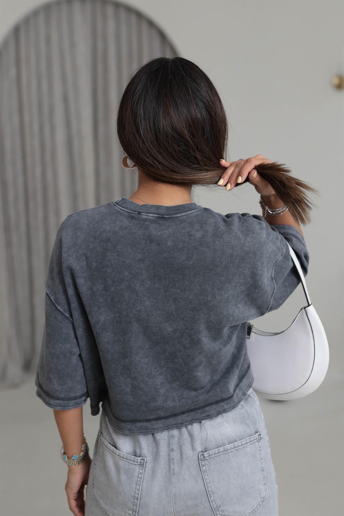 7090 Yaka Taşlı Pamuklu Kısa Tshirt FÜME