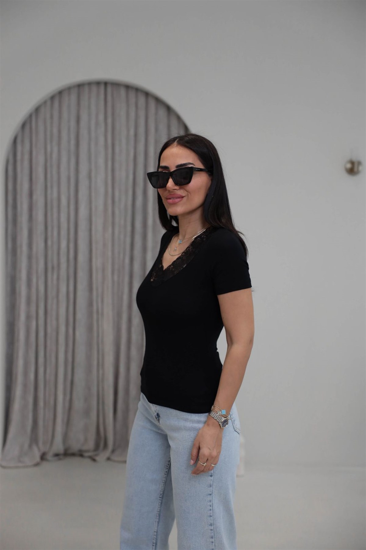 1015 V Yaka Dantelli Modal Body SİYAH