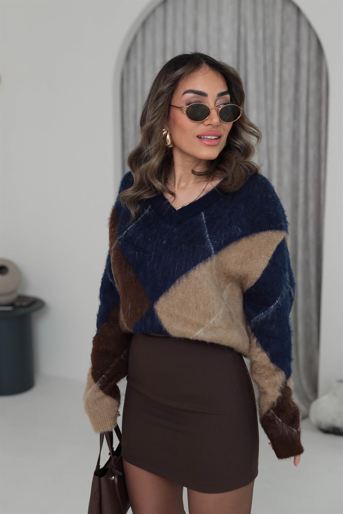 2412 V Yaka Büyük Baklava Yumoş Kazak LACİVERT