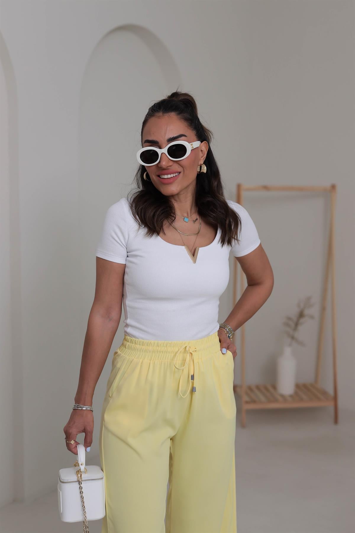 6138 V Gold Tokalı Kısa Kol Bluz BEYAZ