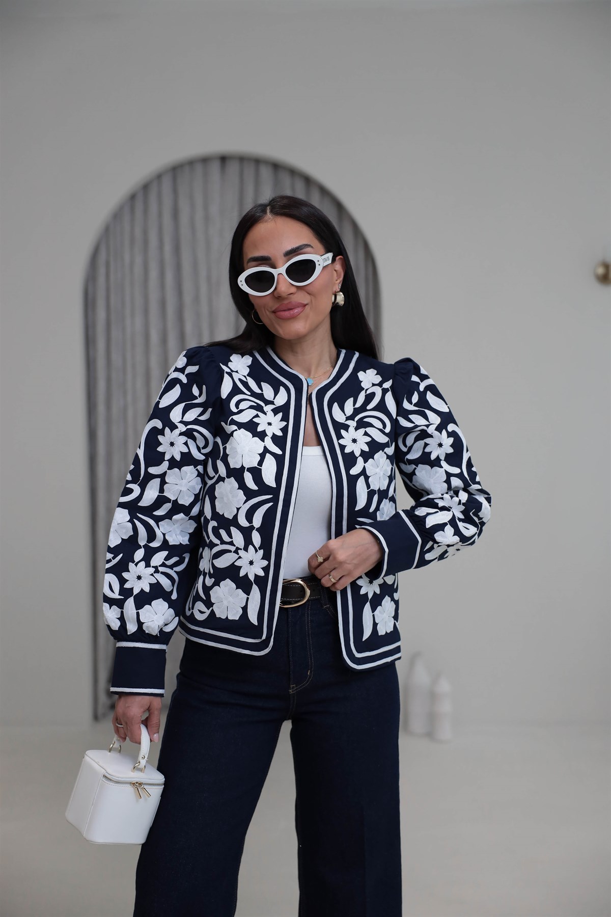 5990 Kol Ribanalı Nakış Detaylı Ceket LACİVERT