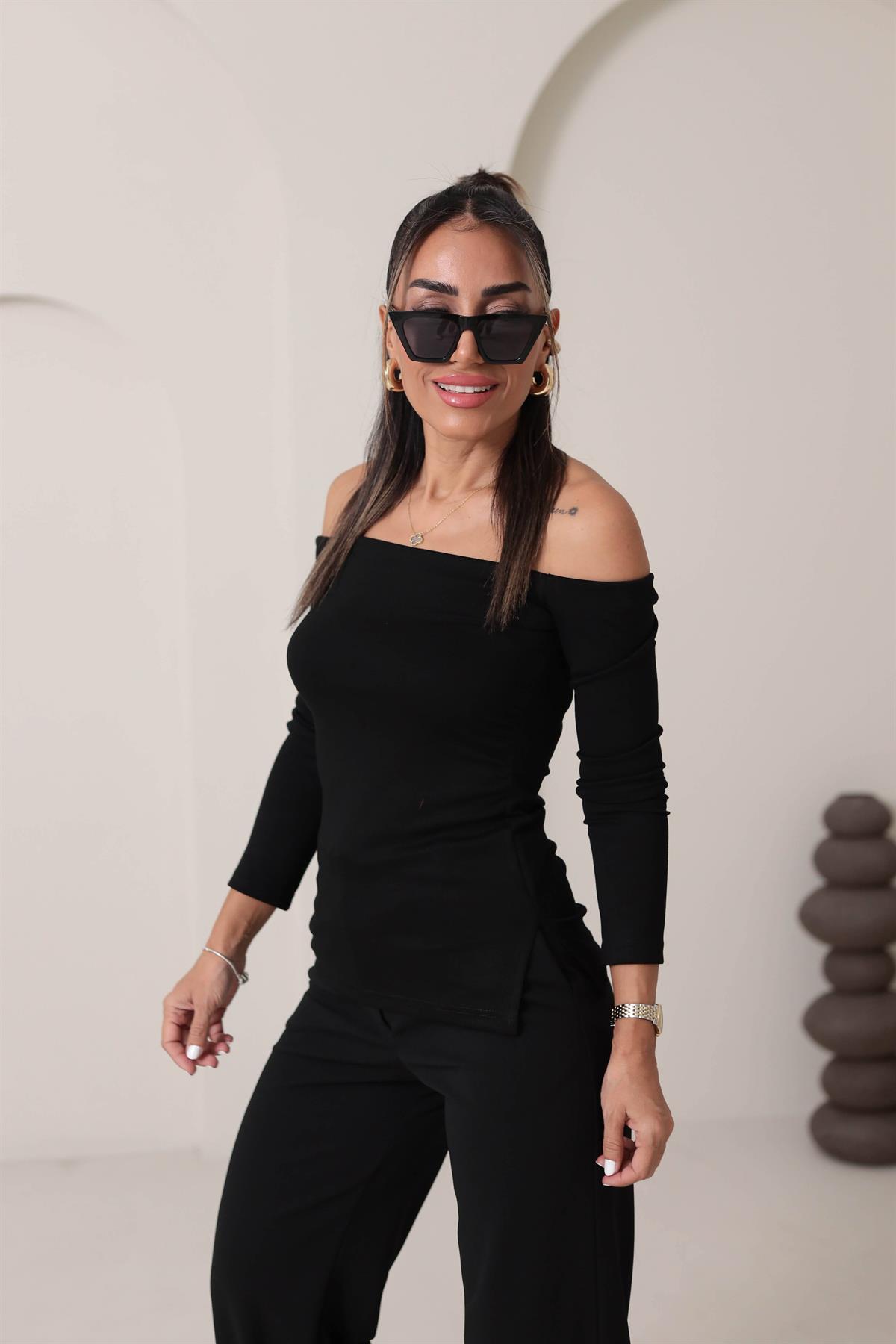 0127 Omuz Dekolteli Dokulu Bluz SİYAH