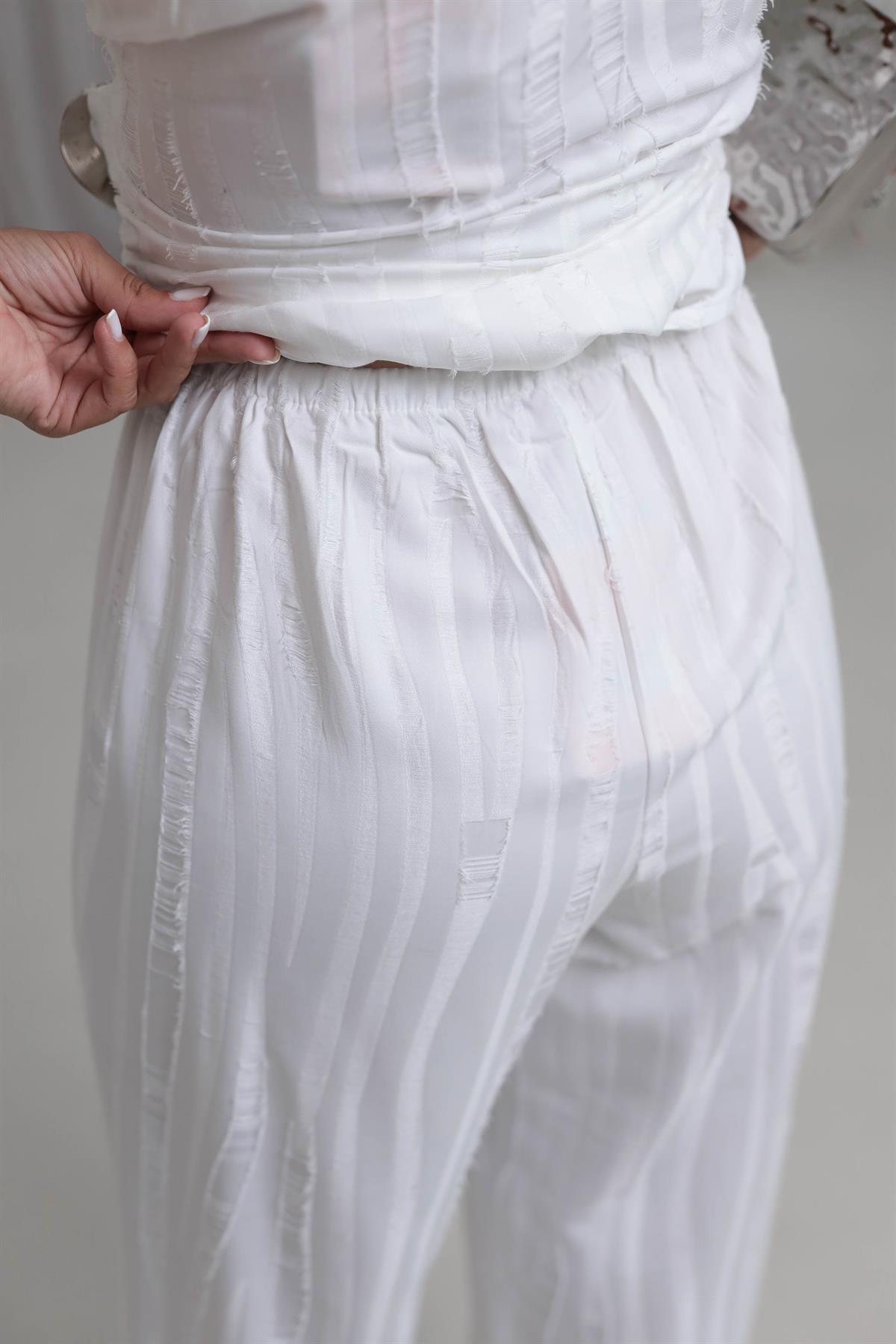 0111 Beli Lastikli Kendinden Desenli Pantolon BEYAZ