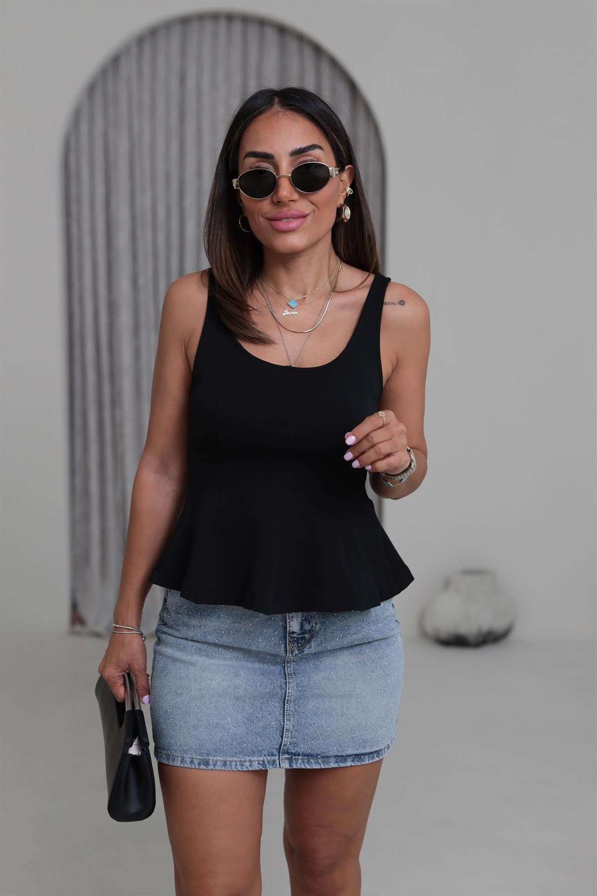 1063 Kalın Askılı Peplum Pamuklu Bluz SİYAH