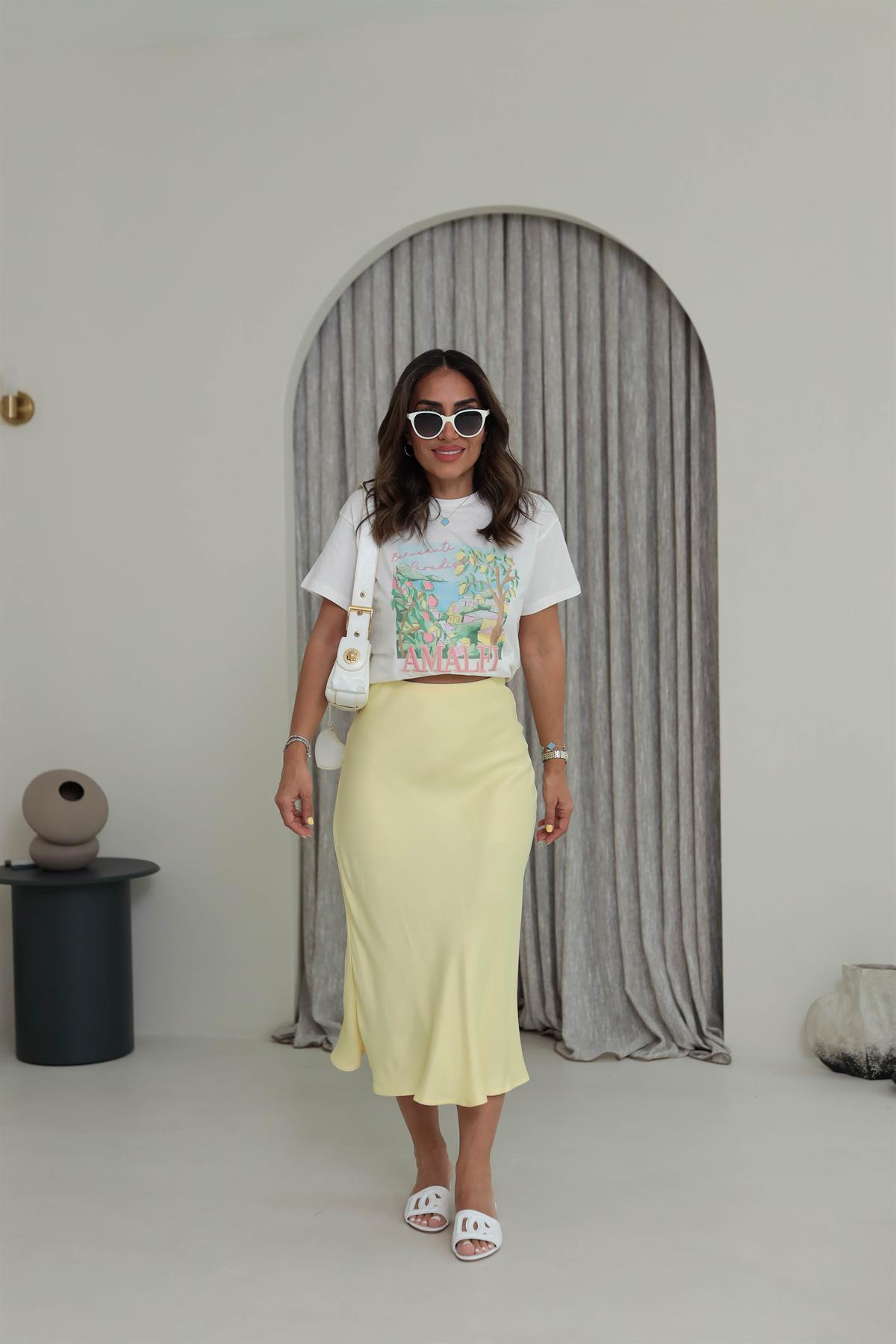 0495 Kabartma Yazı İşlemeli Pamuklu Tshirt EKRU